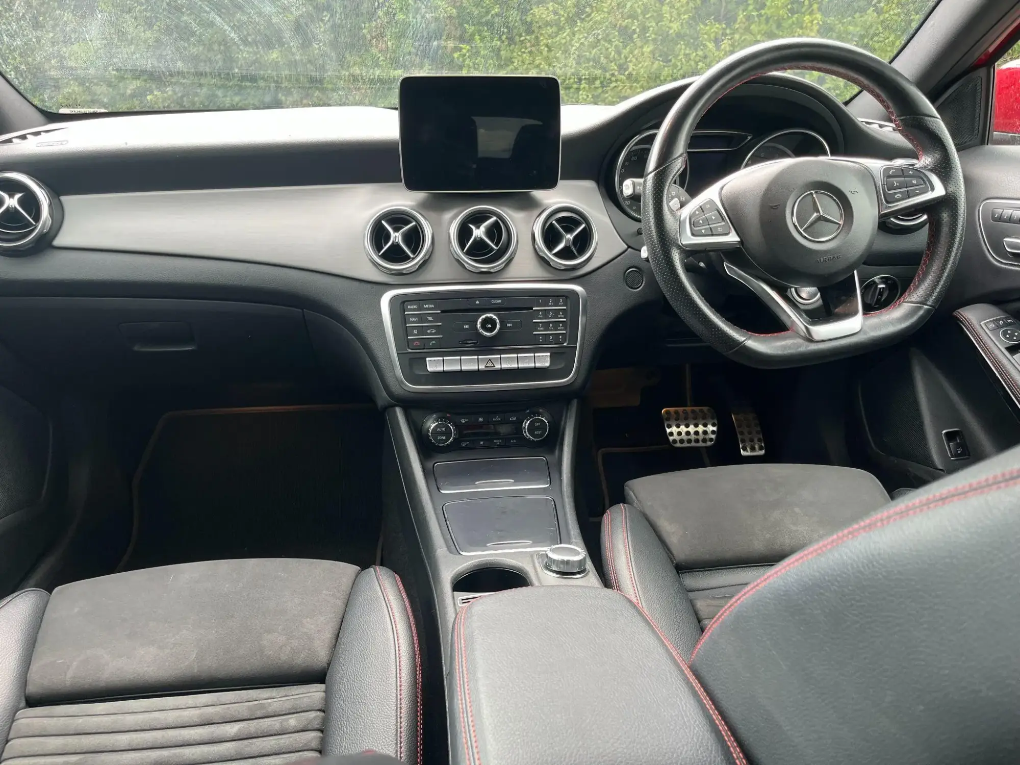 Mercedes-Benz GLA Image 11