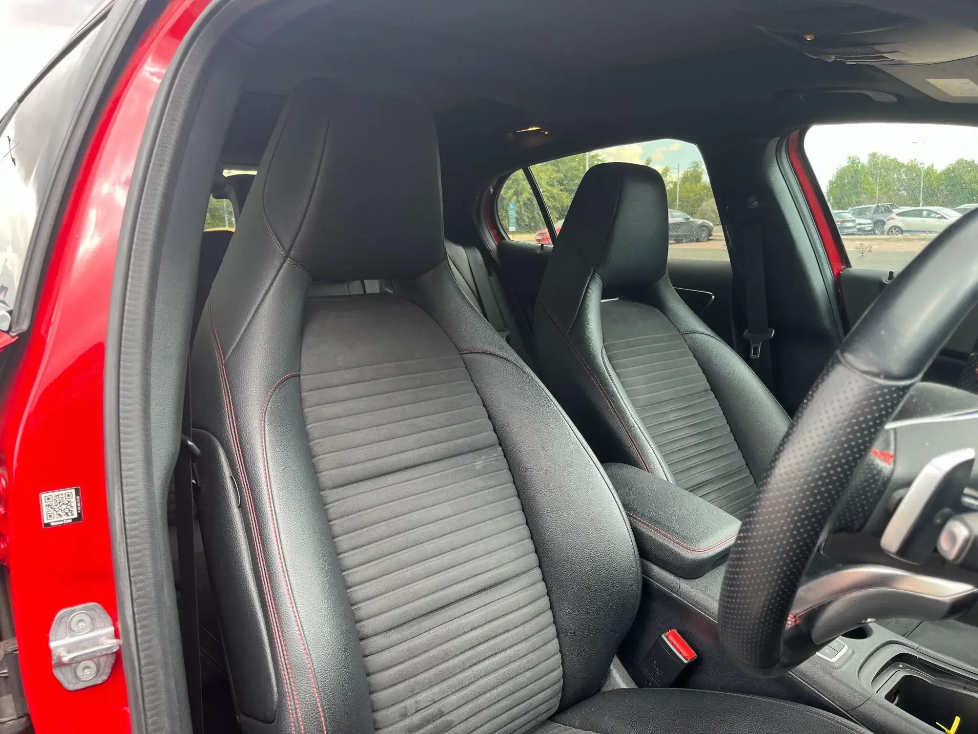 Mercedes-Benz GLA Image 12