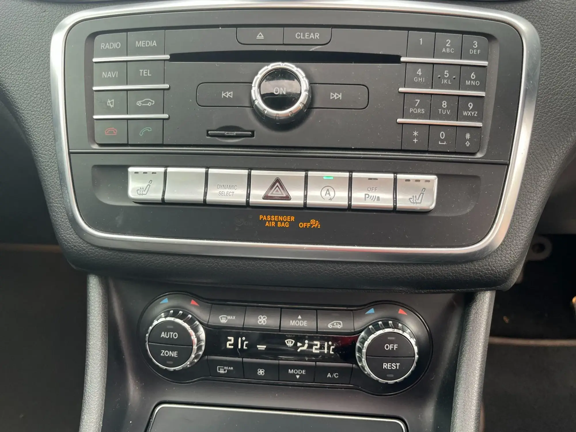 Mercedes-Benz GLA Image 23