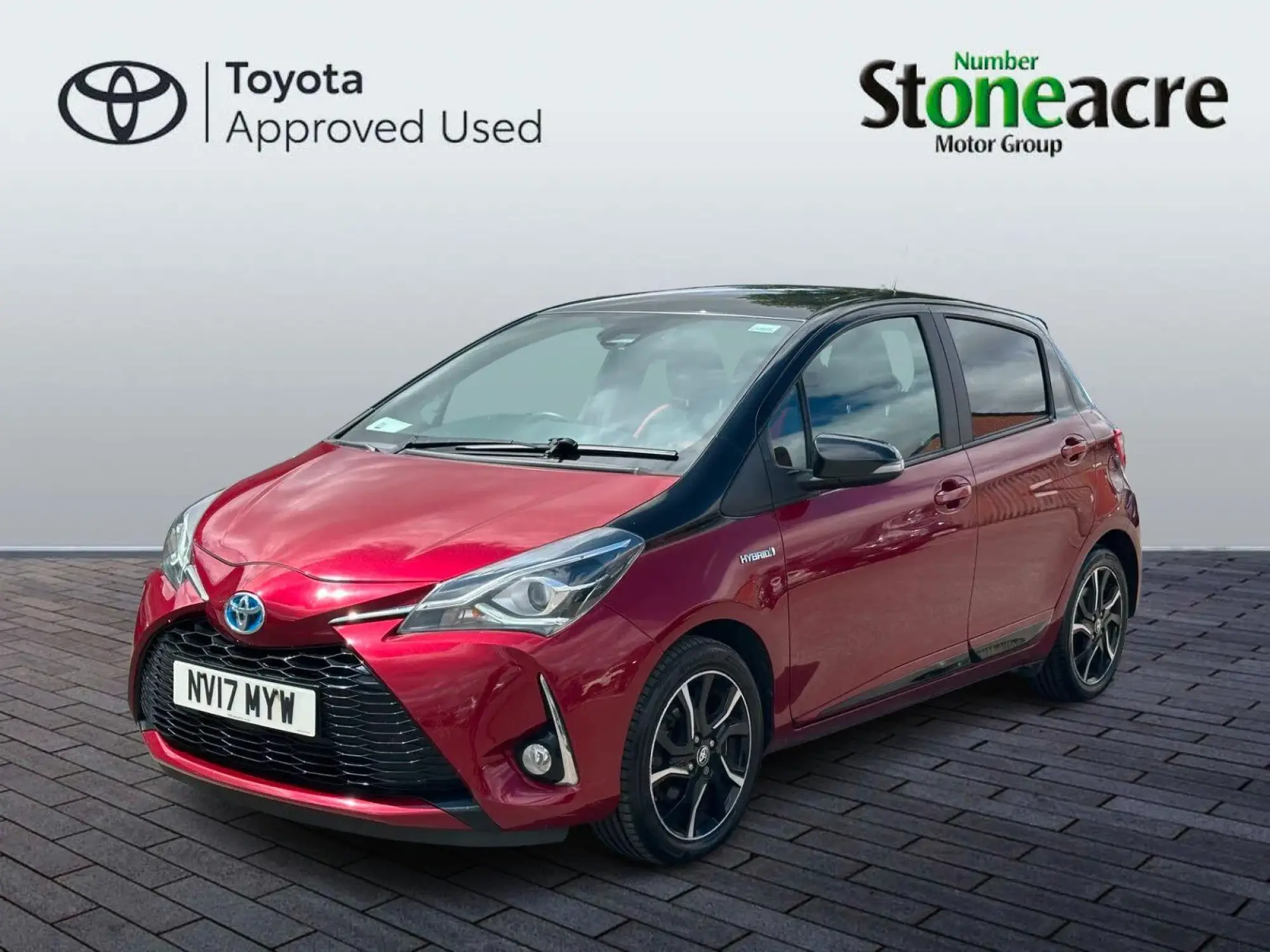 Toyota Yaris 1.5 VVT-h Blue Bi-Tone Hatchback 5dr Petrol Hybrid E-CVT Euro 6 (s/s) (100 ps) NV17MYW Image 3 Toyota Yaris 1.5 VVT-h Blue Bi-Tone Hatchback 5dr Petrol Hybrid E-CVT Euro 6 (s/s) (100 ps) NV17MYW Image 3