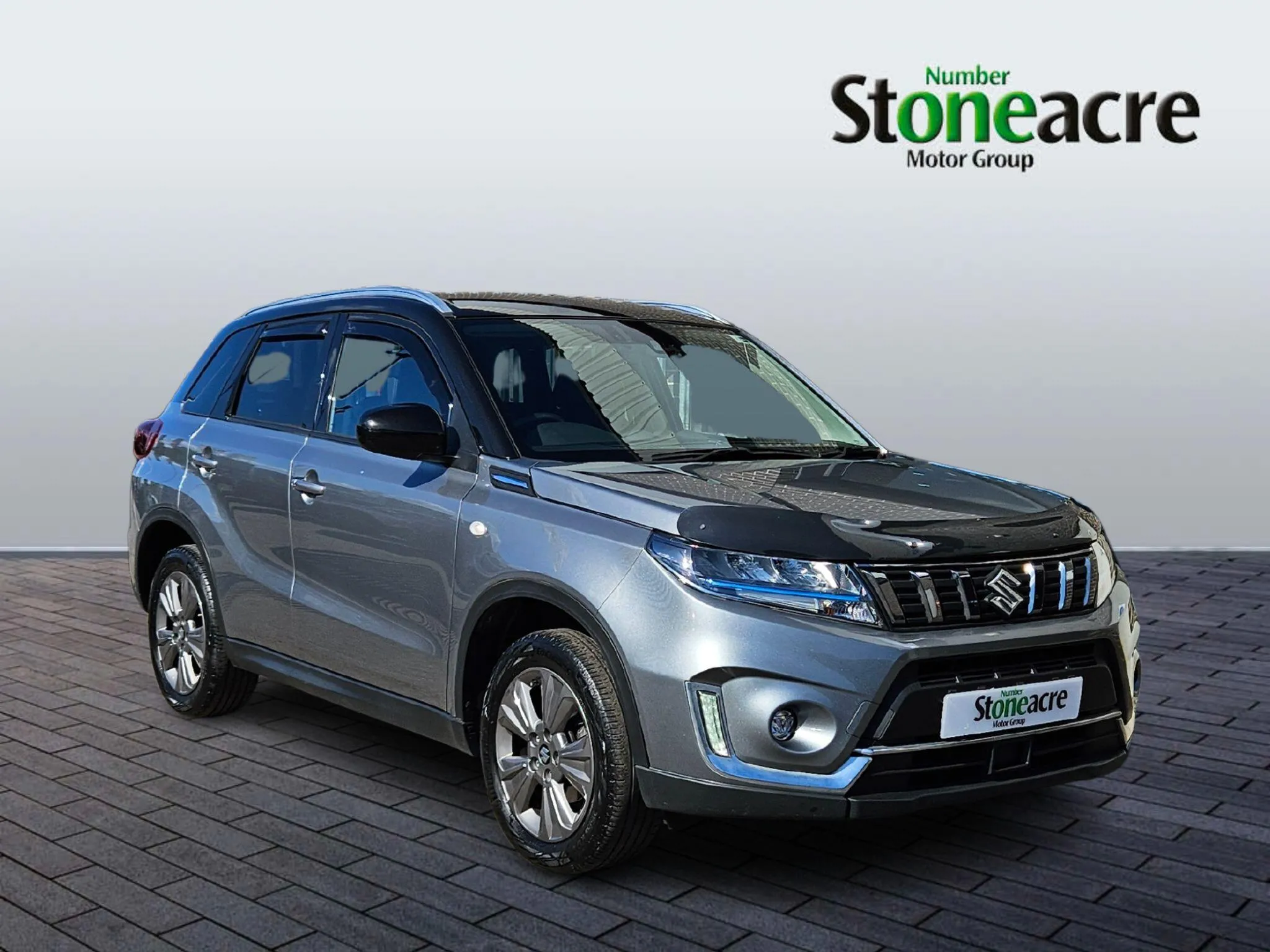 Suzuki Vitara listing photo