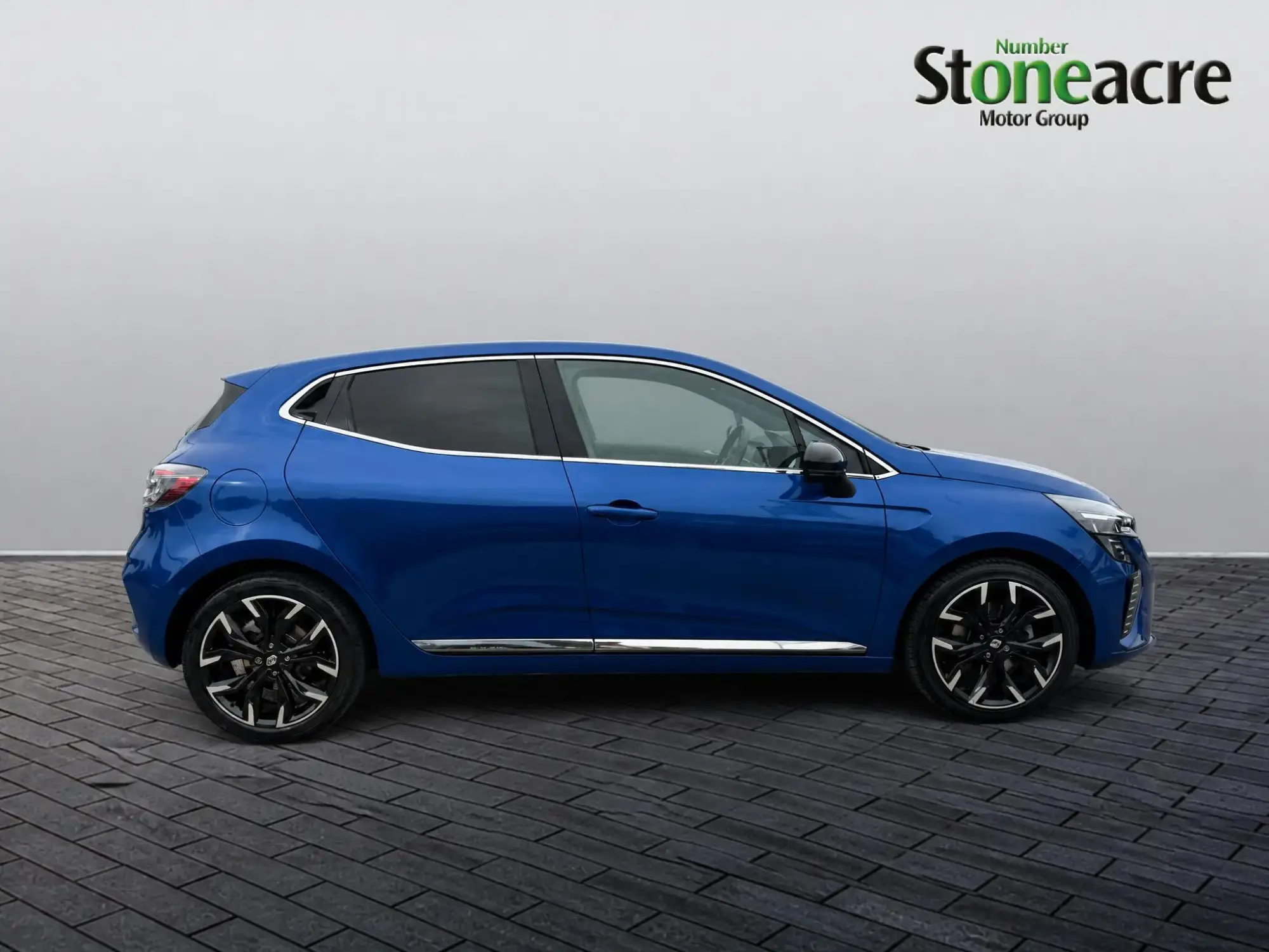 Renault Clio E-Tech Image 8