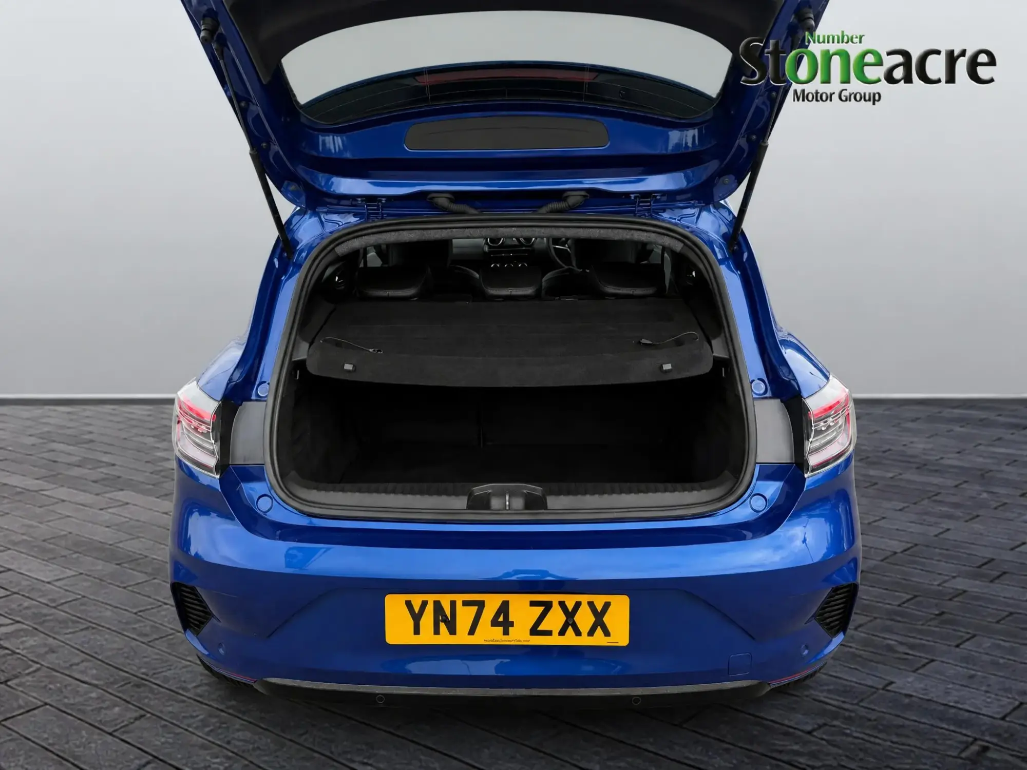 Renault Clio E-Tech Image 10