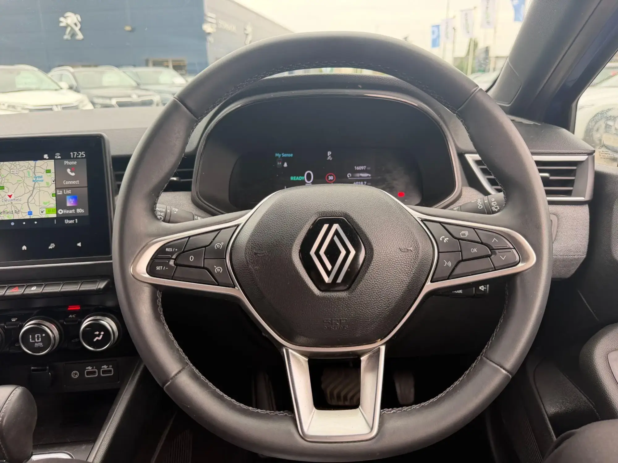 Renault Clio E-Tech Image 15