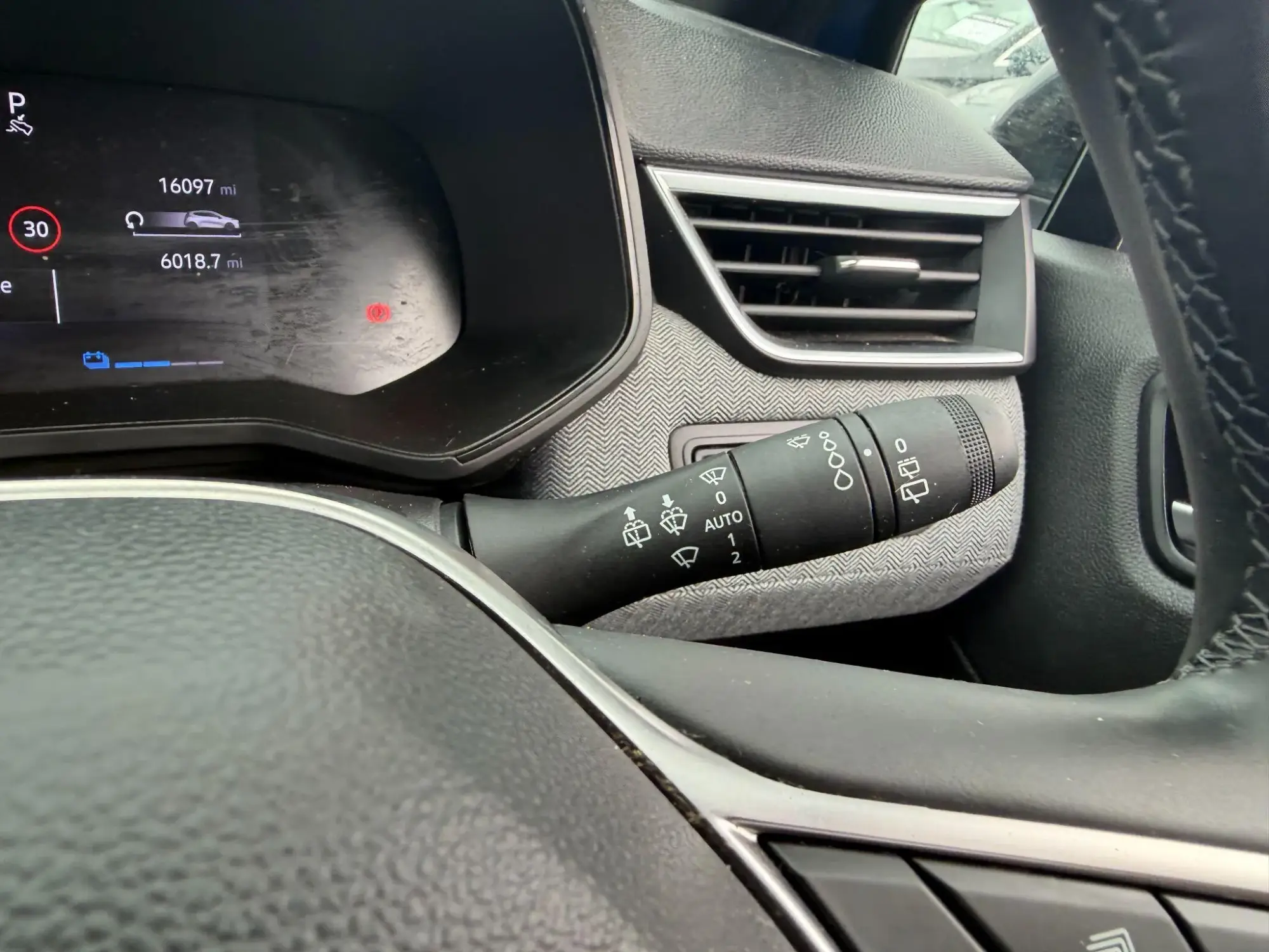 Renault Clio E-Tech Image 19