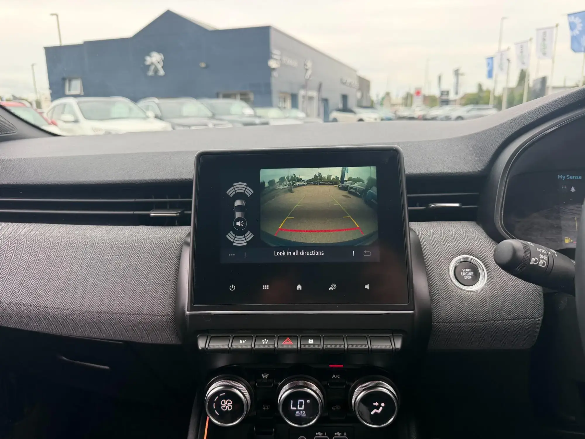 Renault Clio E-Tech Image 22