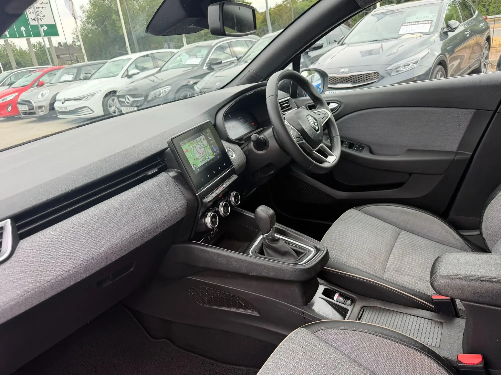 Renault Clio E-Tech Image 27