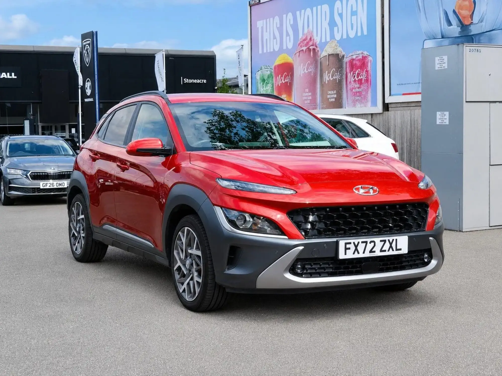 Hyundai KONA Hybrid 1.6 h-GDi Premium SUV 5dr Petrol Hybrid DCT Euro 6 (s/s) (141 ps) FX72ZXL Image 1 Hyundai KONA Hybrid 1.6 h-GDi Premium SUV 5dr Petrol Hybrid DCT Euro 6 (s/s) (141 ps) FX72ZXL Image 1