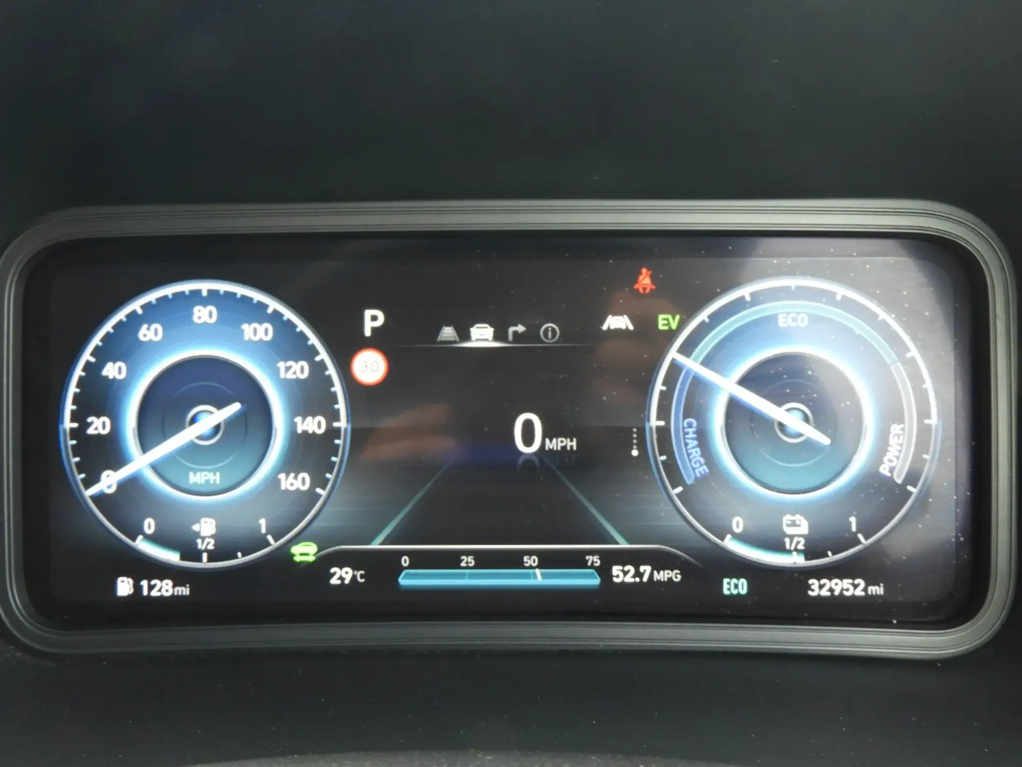 Hyundai KONA Hybrid 1.6 h-GDi Premium SUV 5dr Petrol Hybrid DCT Euro 6 (s/s) (141 ps) FX72ZXL Image 3 Hyundai KONA Hybrid 1.6 h-GDi Premium SUV 5dr Petrol Hybrid DCT Euro 6 (s/s) (141 ps) FX72ZXL Image 3