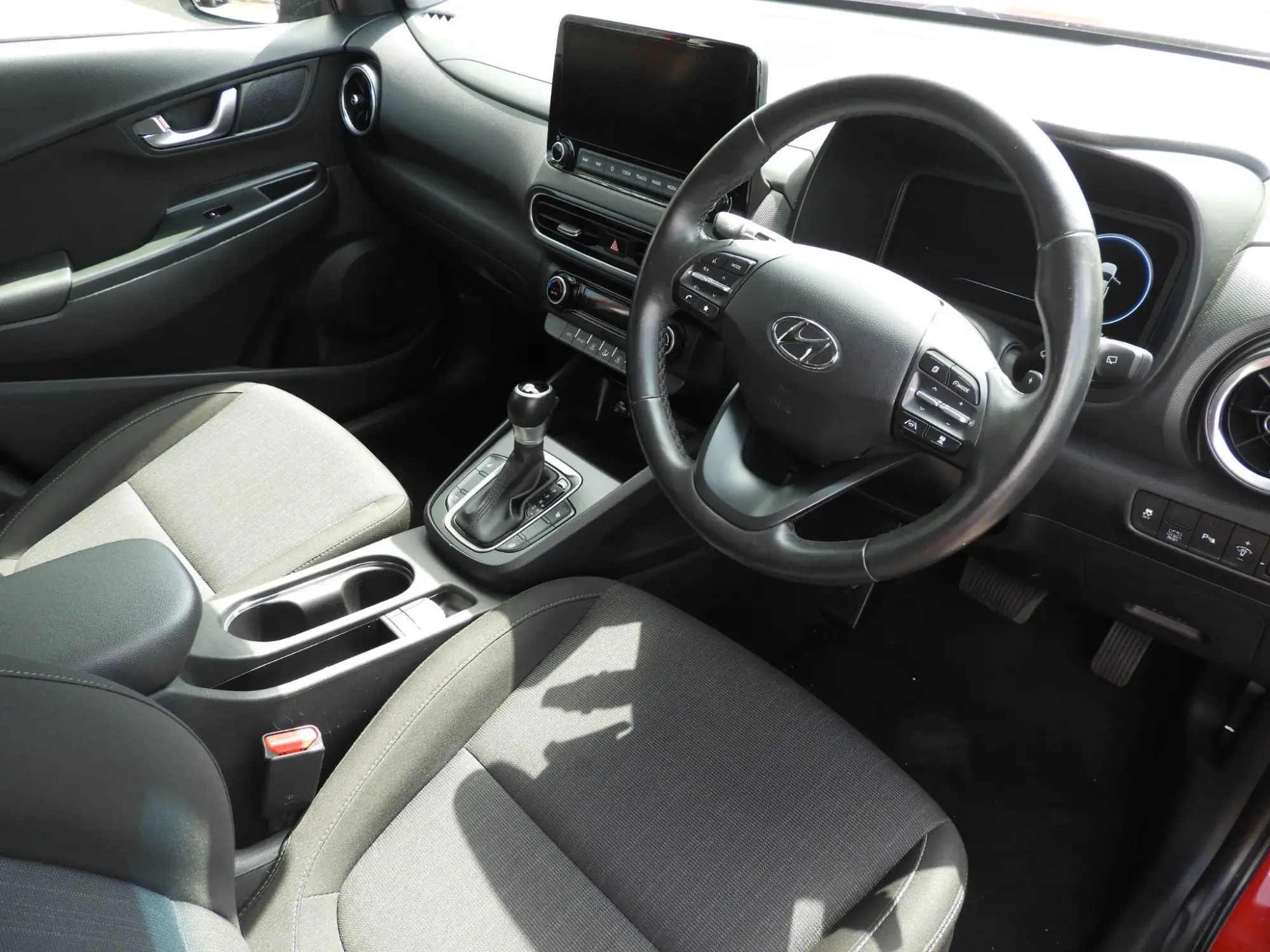Hyundai KONA Hybrid Image 11