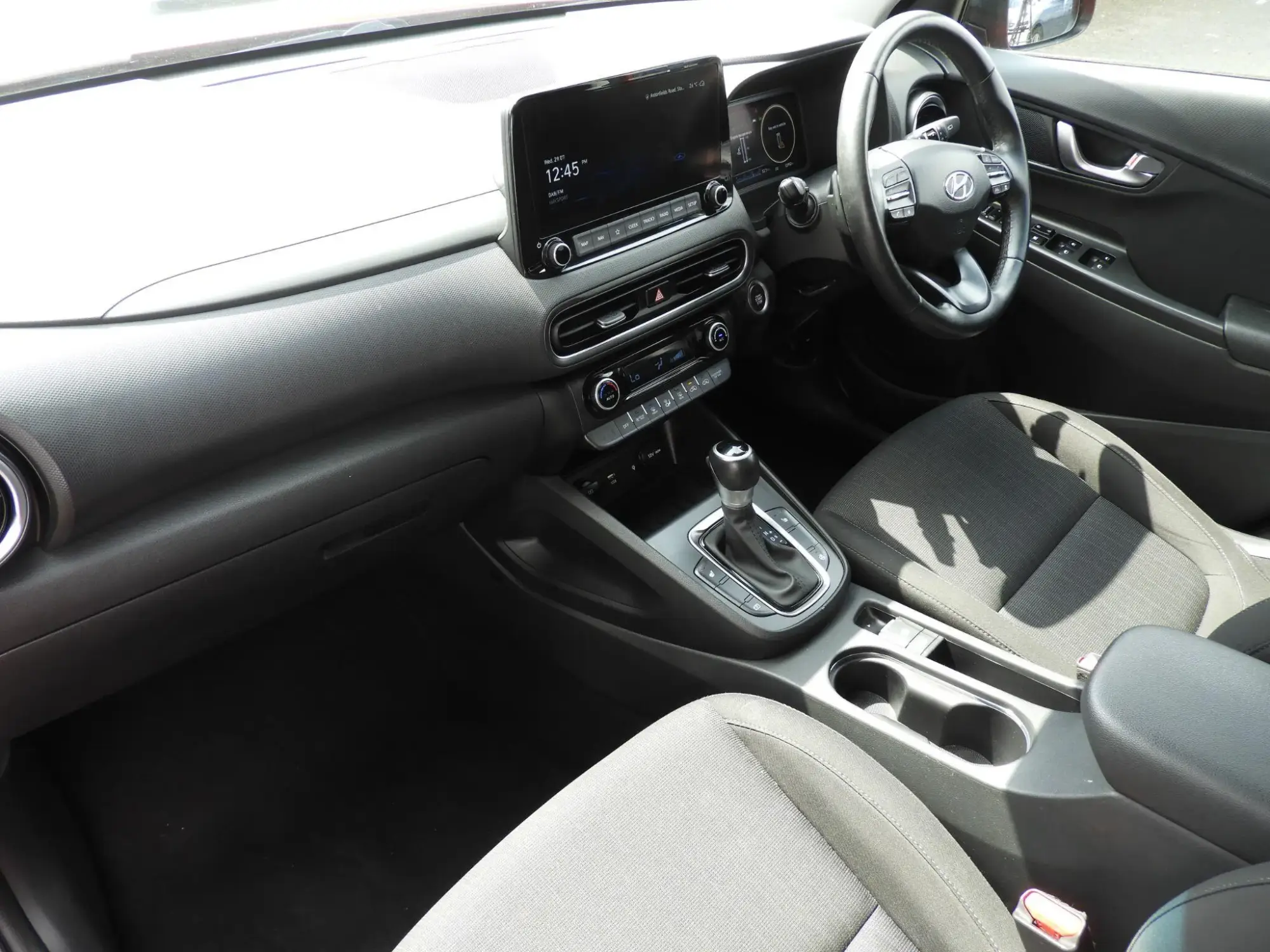Hyundai KONA Hybrid Image 14