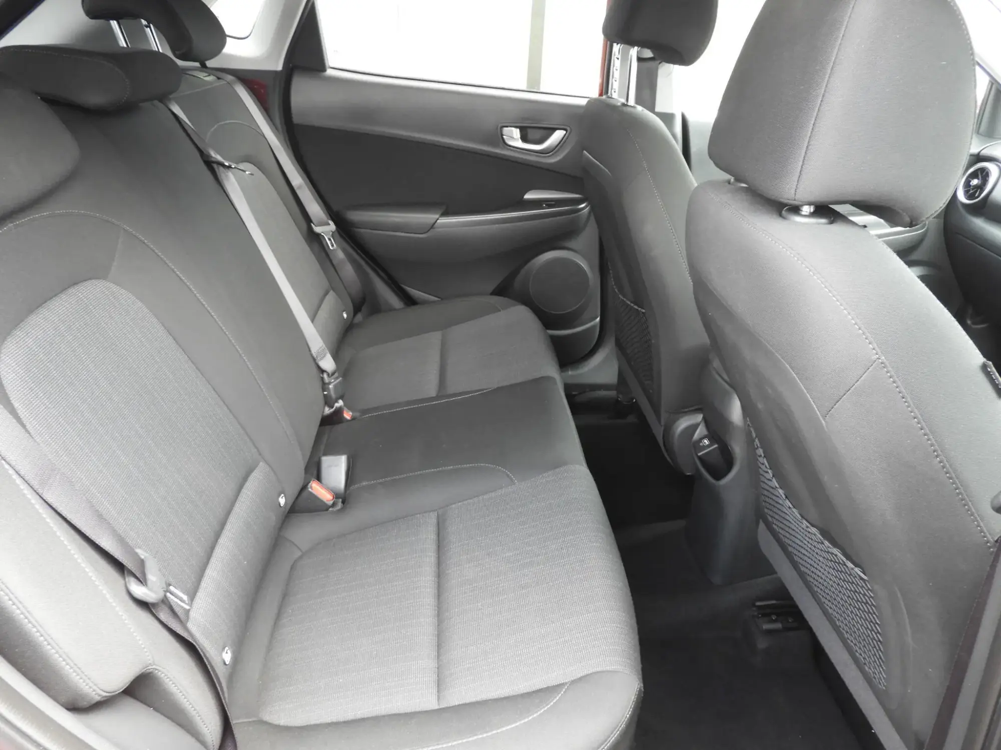 Hyundai KONA Hybrid Image 15