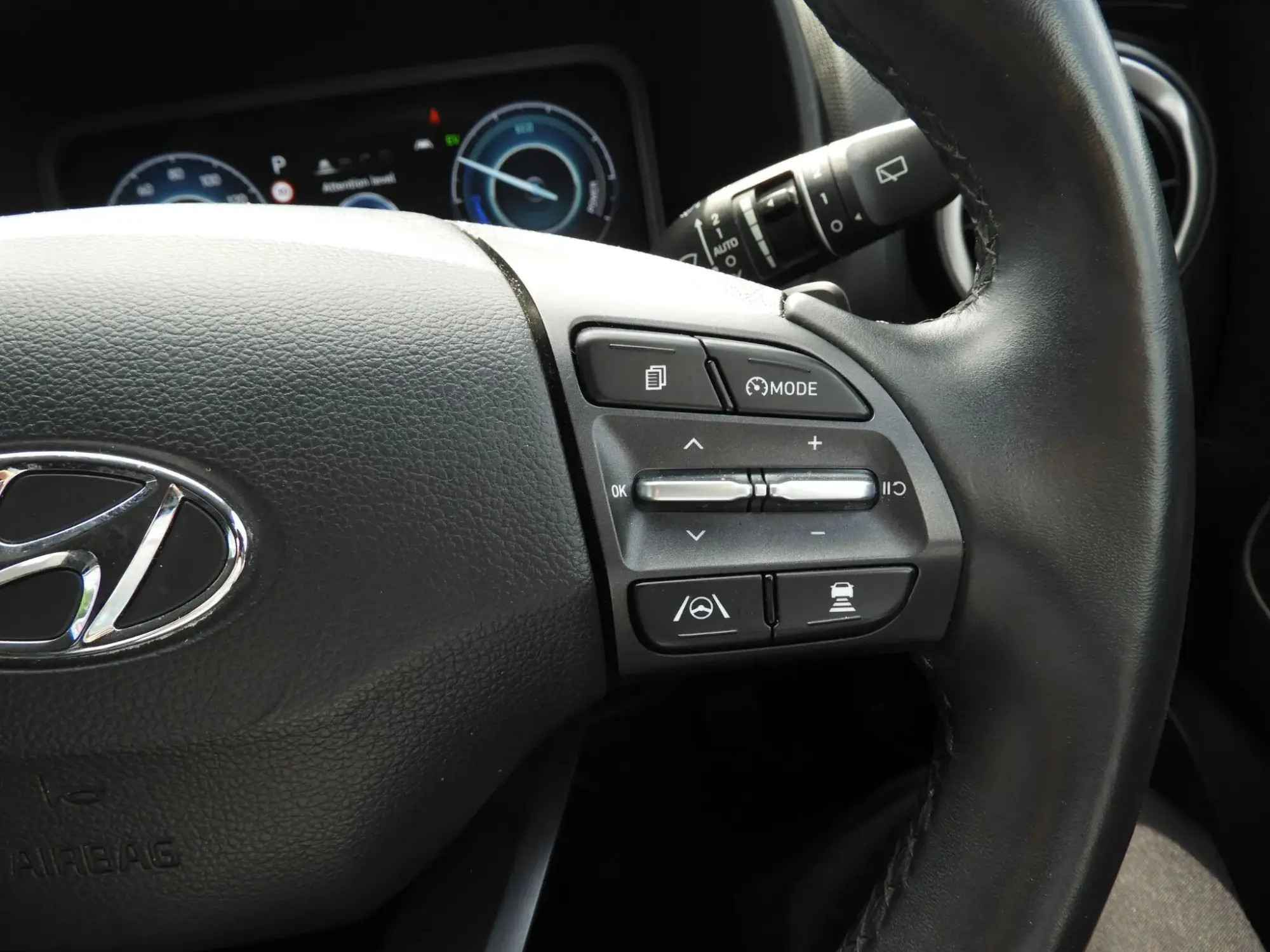Hyundai KONA Hybrid Image 17
