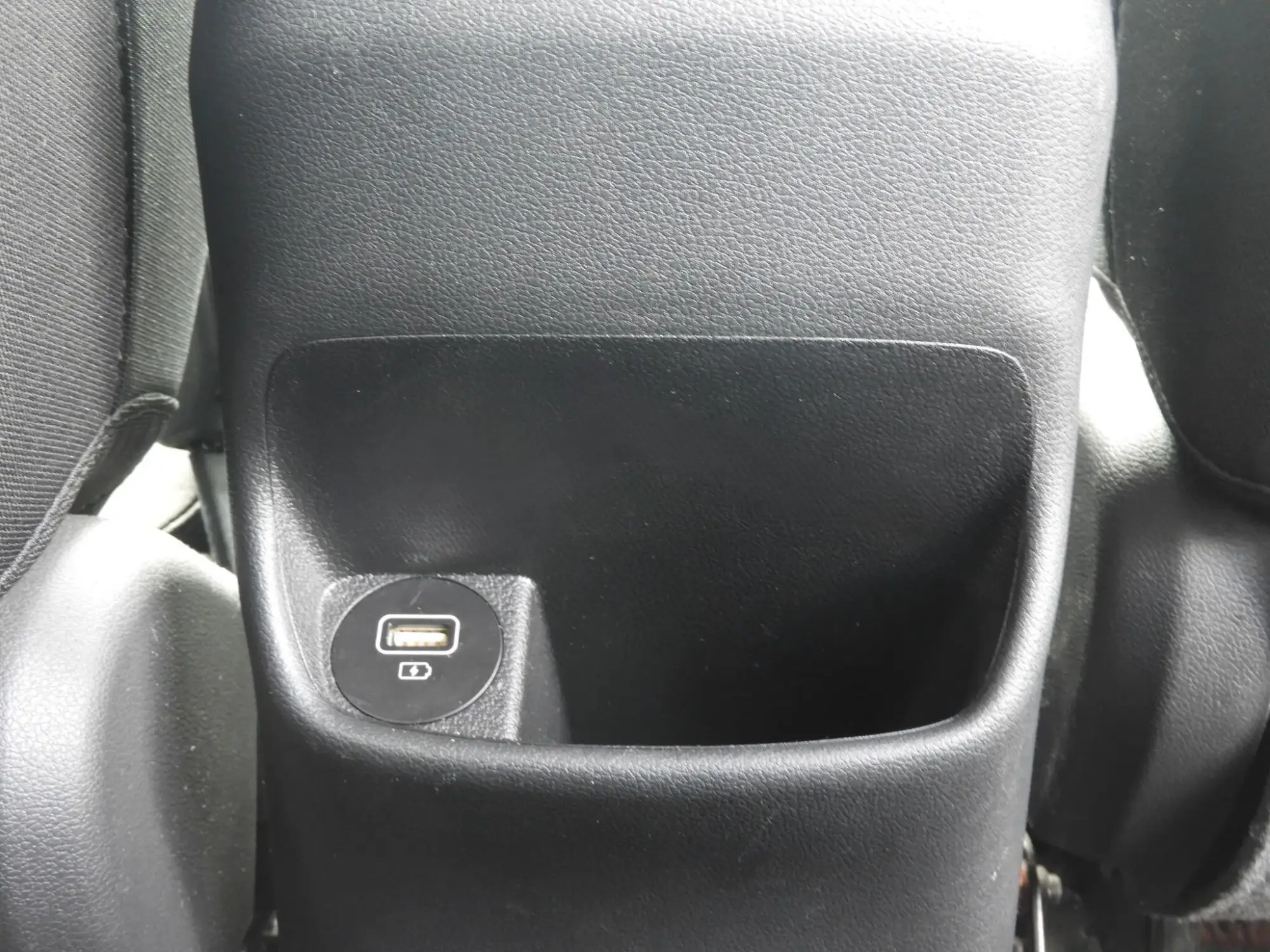 Hyundai KONA Hybrid Image 21