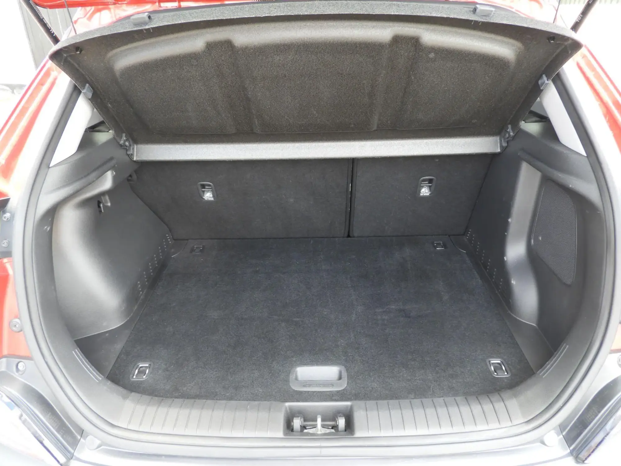 Hyundai KONA Hybrid Image 22