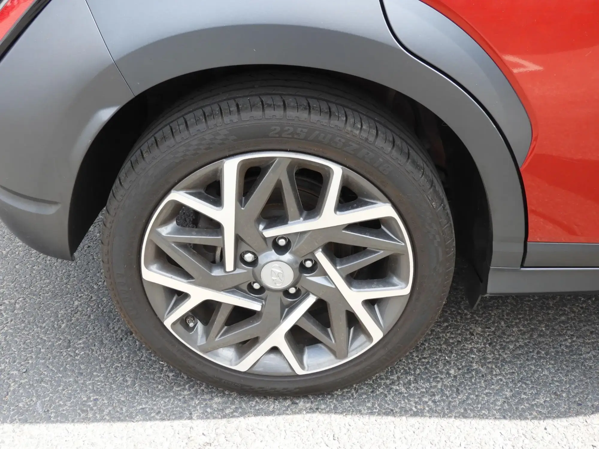 Hyundai KONA Hybrid Image 23