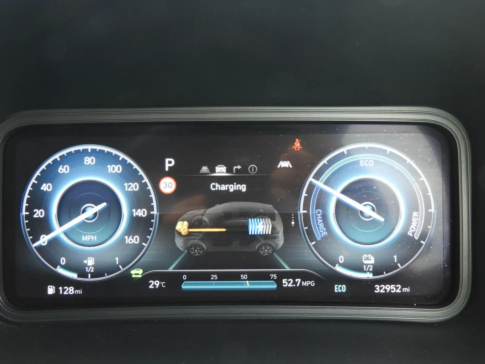 Hyundai KONA Hybrid Image 33