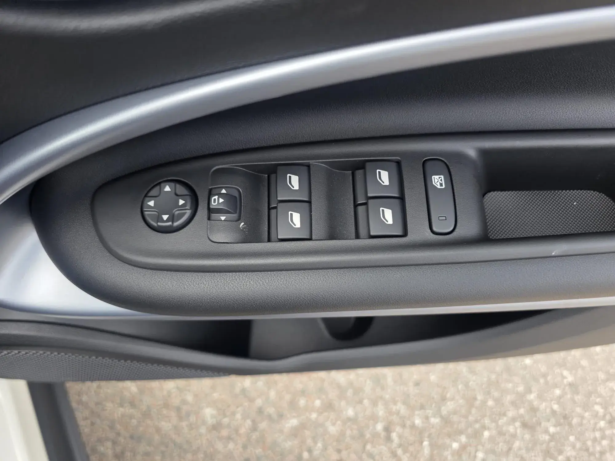 Jeep Avenger e-Hybrid Image 19 Jeep Avenger e-Hybrid Image 19