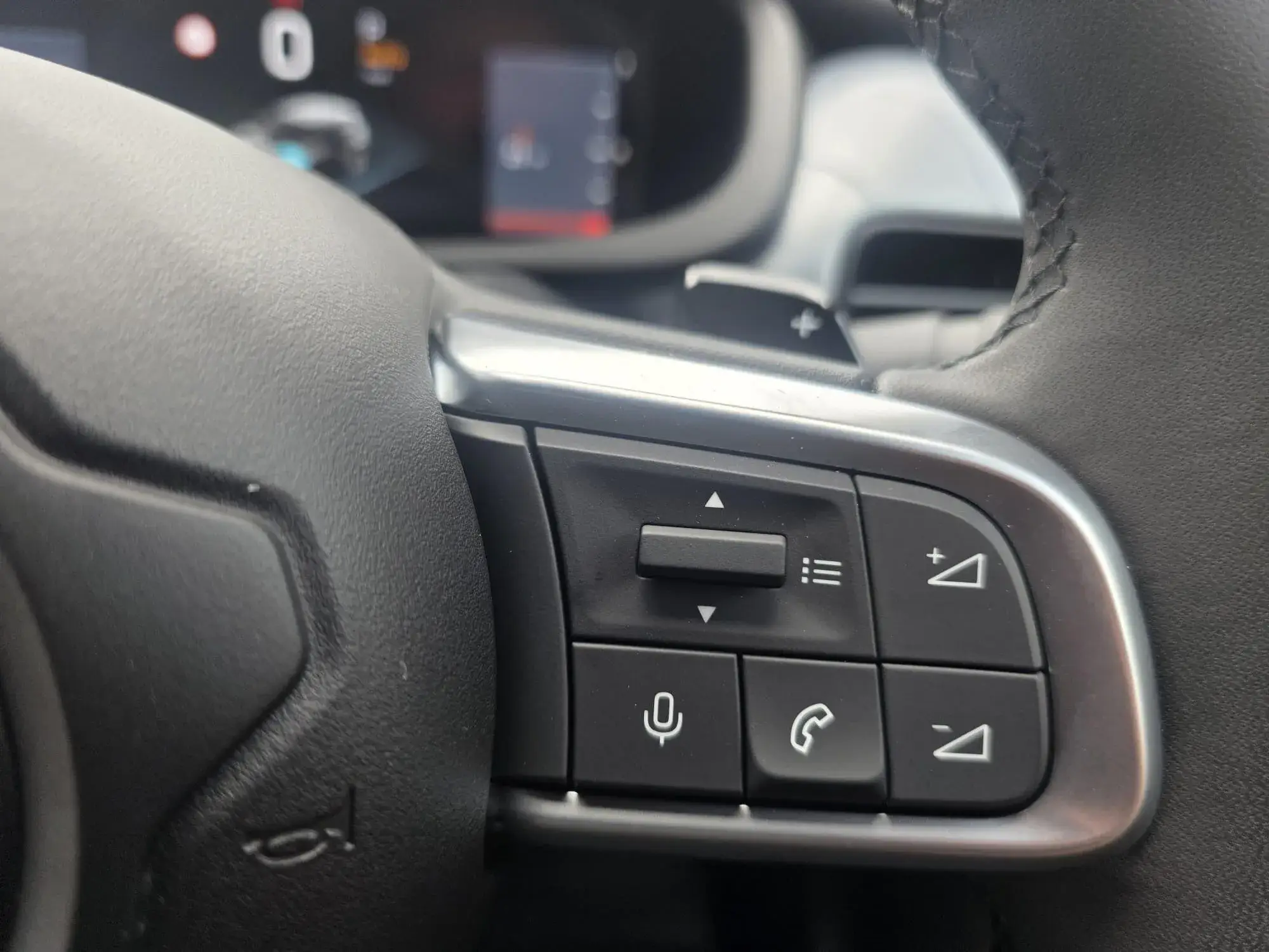 Jeep Avenger e-Hybrid Image 15