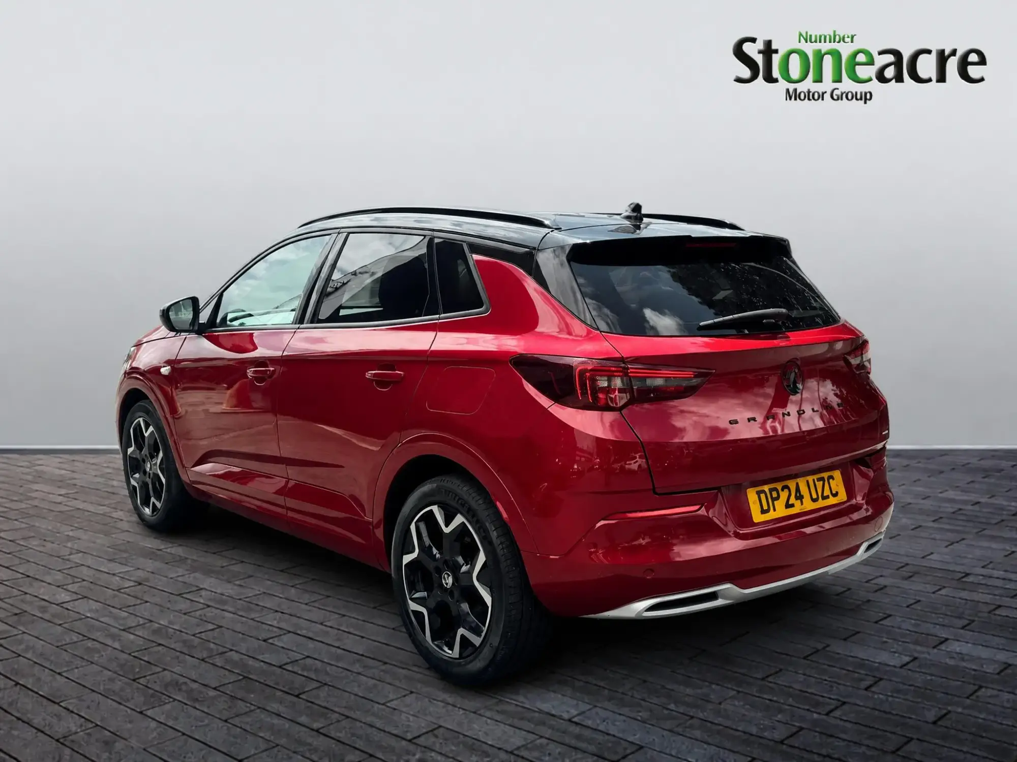 Vauxhall Grandland PHEV Image 4