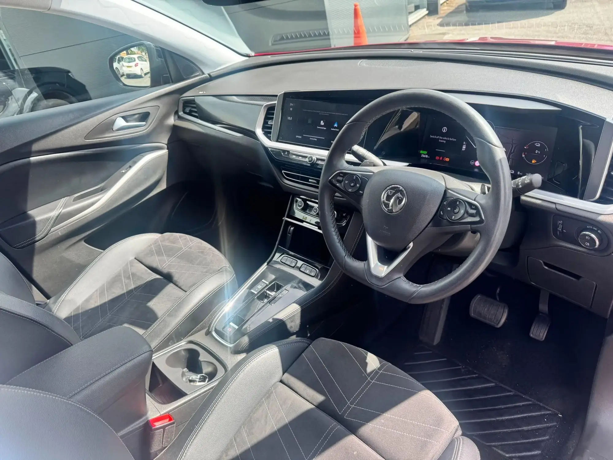 Vauxhall Grandland PHEV Image 10