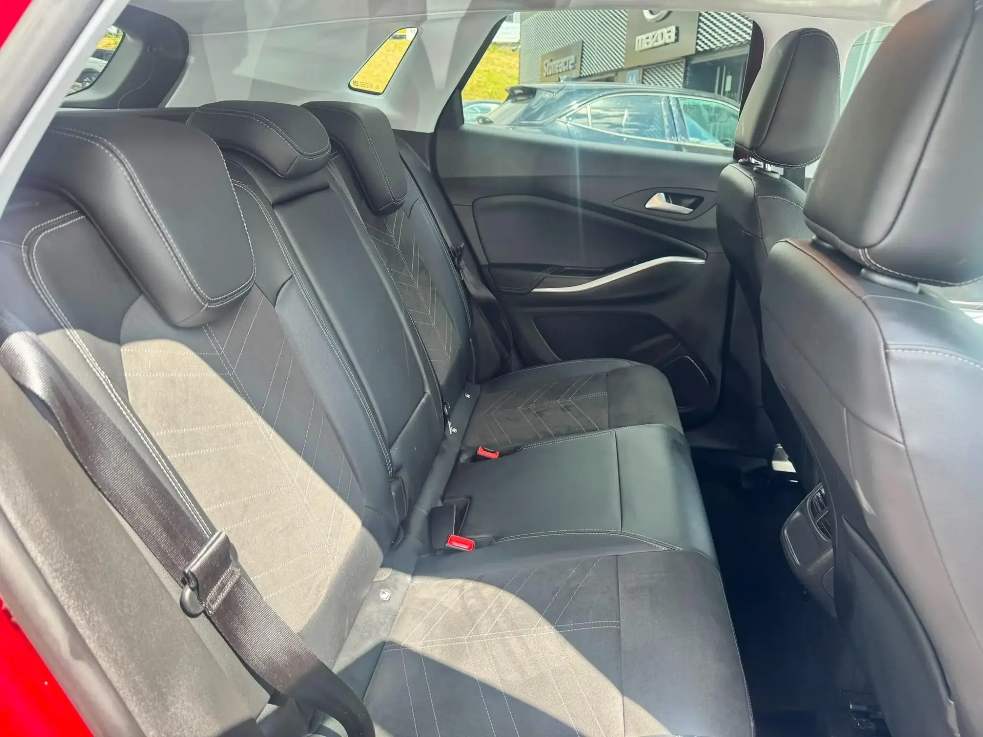 Vauxhall Grandland PHEV Image 12