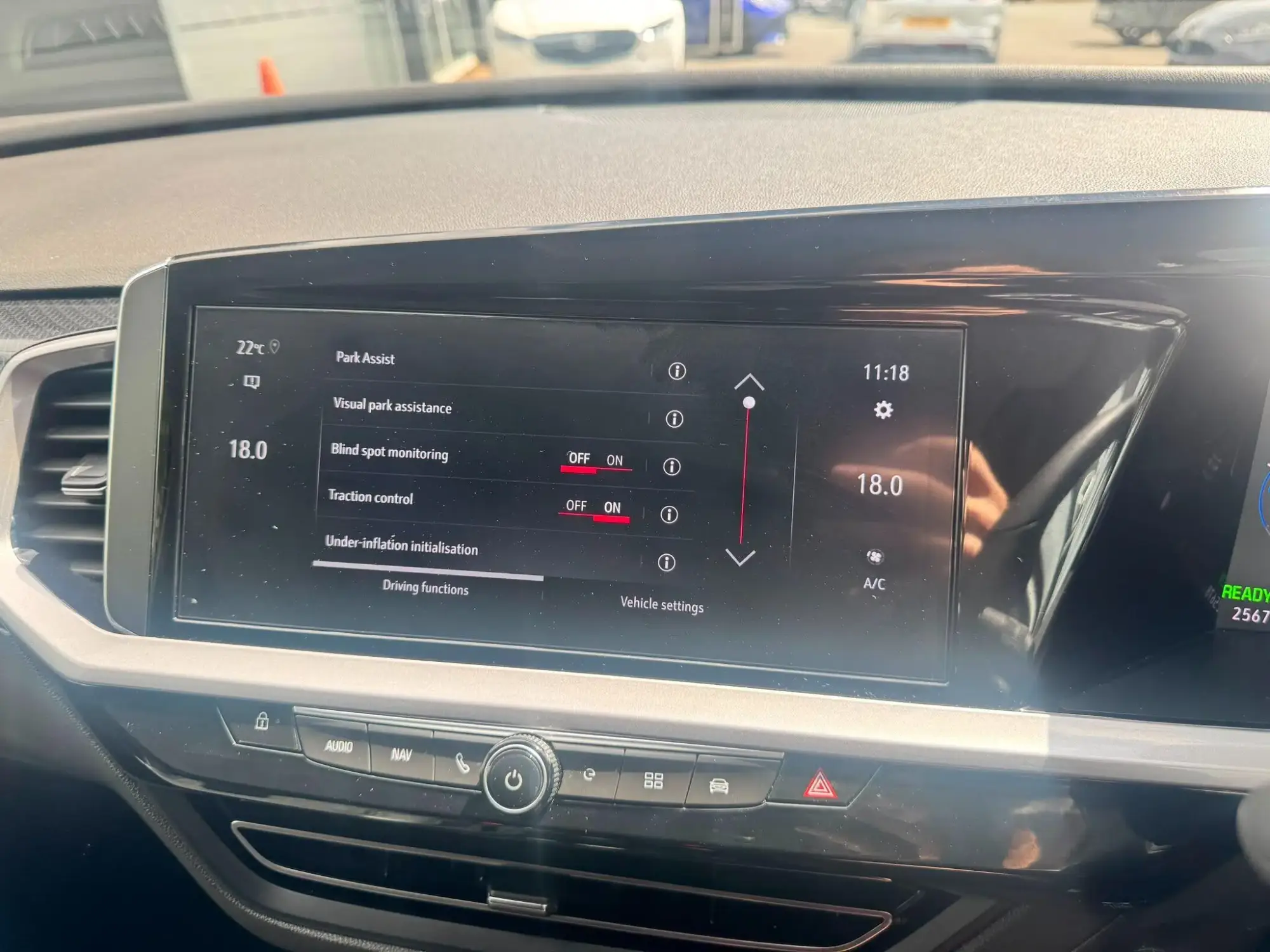Vauxhall Grandland PHEV Image 16
