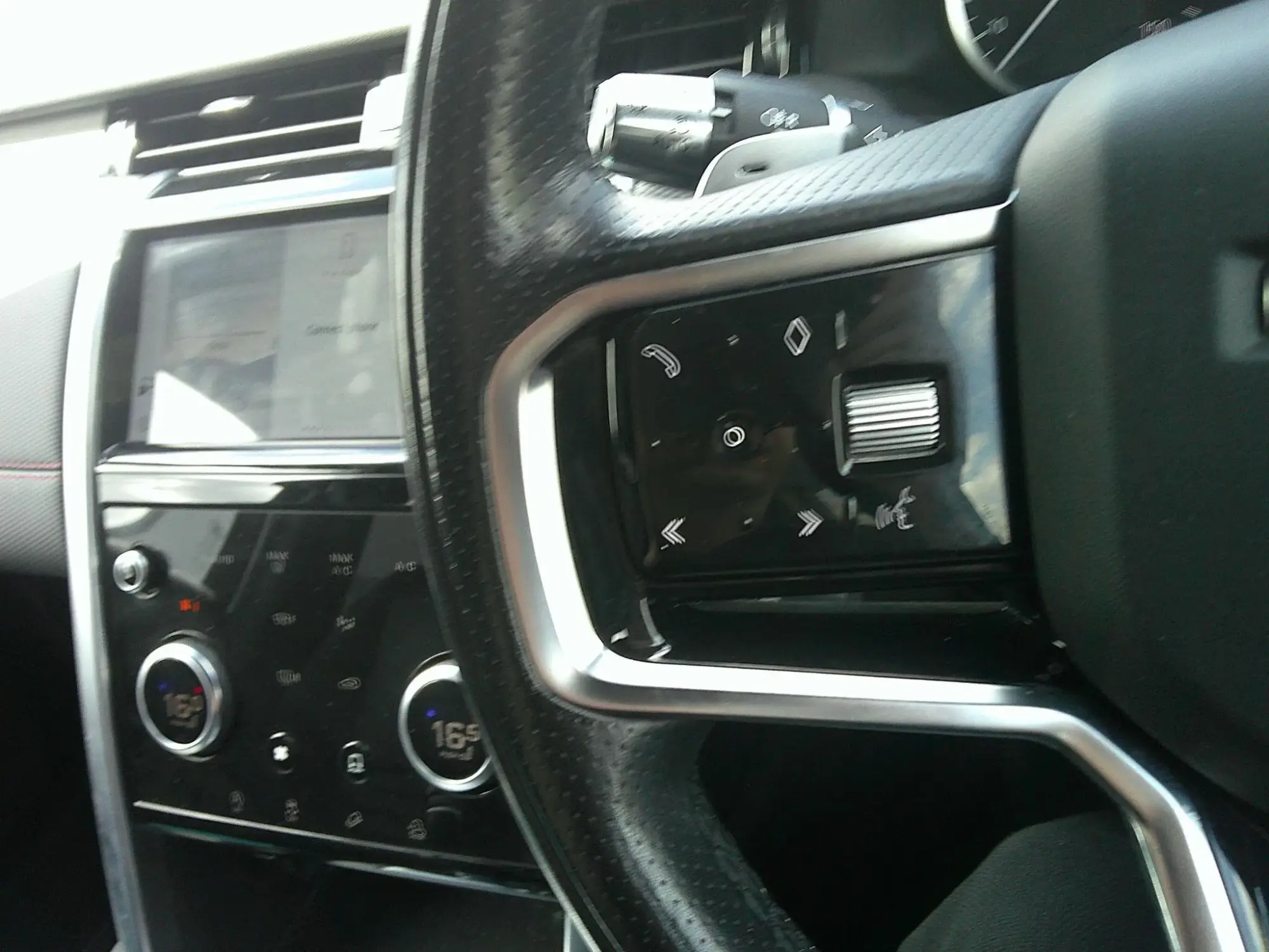 Land Rover Discovery Sport Image 16 Land Rover Discovery Sport Image 16