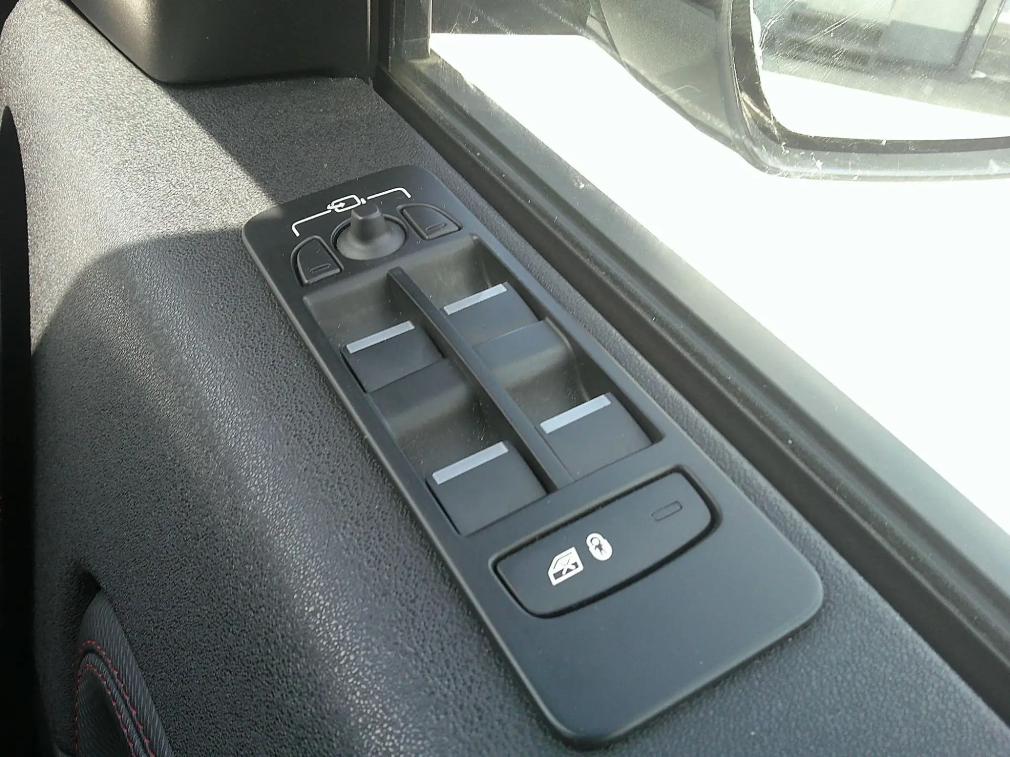 Land Rover Discovery Sport Image 19 Land Rover Discovery Sport Image 19