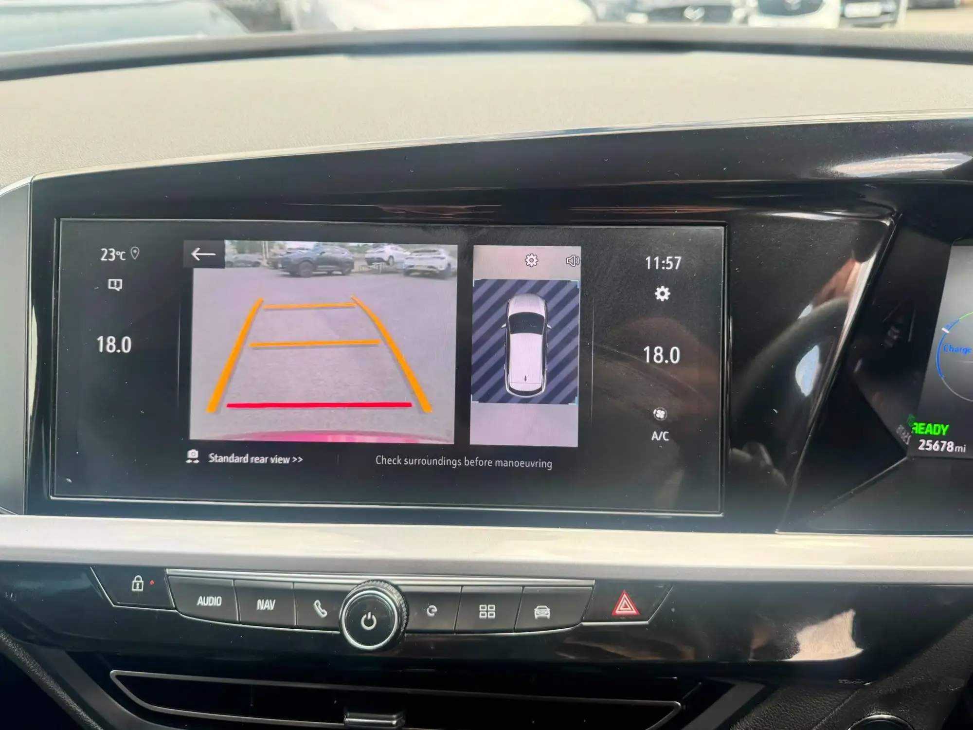 Vauxhall Grandland PHEV Image 18