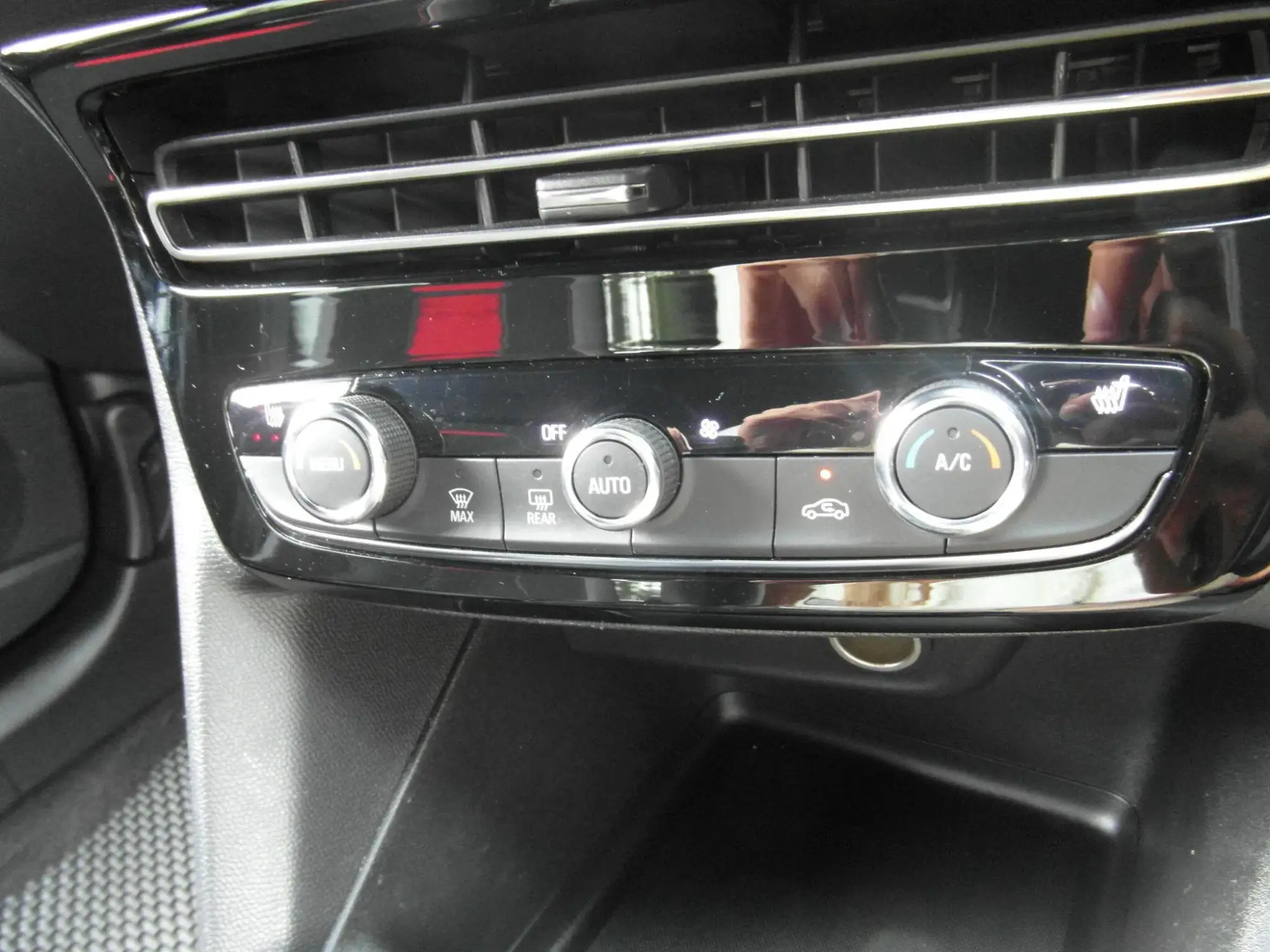 Vauxhall Mokka Image 27 Vauxhall Mokka Image 27