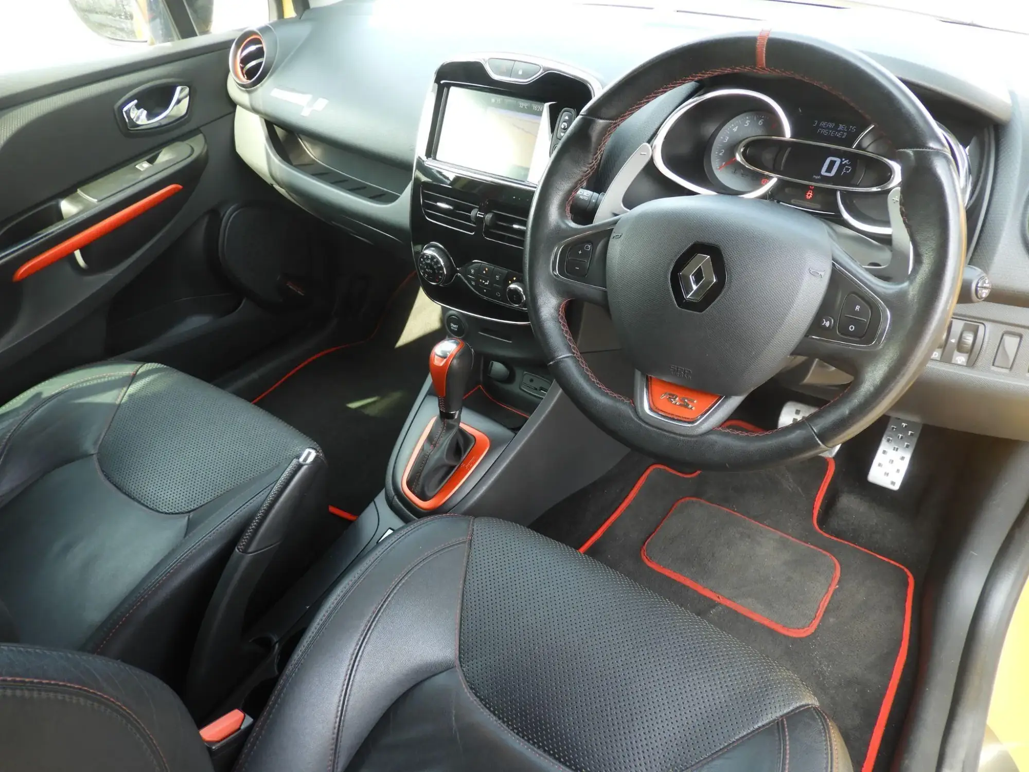 Renault Clio Image 2