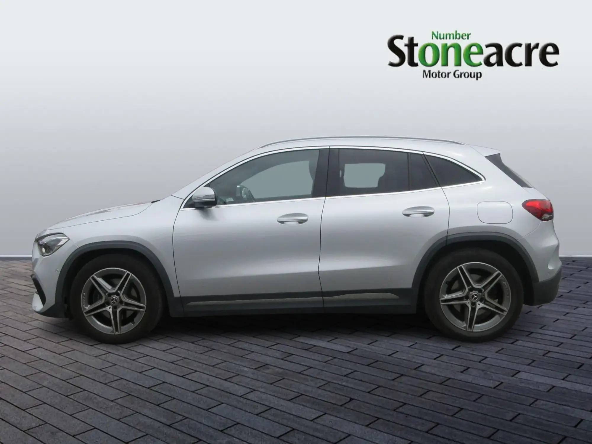 Mercedes-Benz GLA Image 5