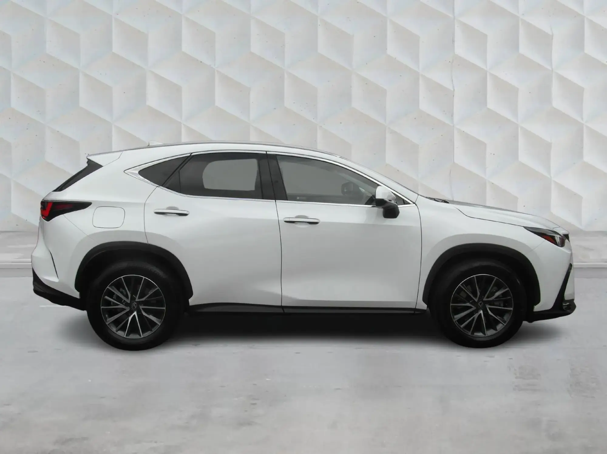 Lexus NX Plug-In Hybrid Image 7 Lexus NX Plug-In Hybrid Image 7
