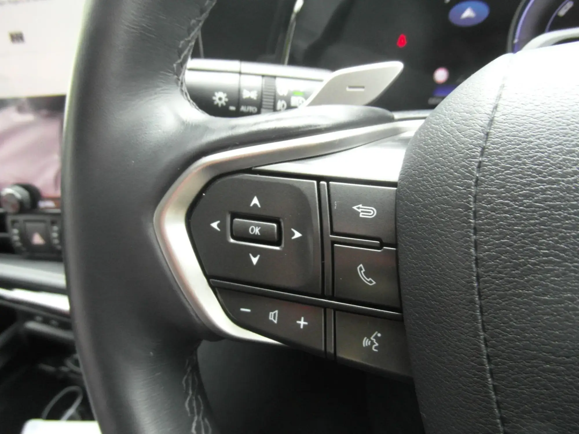 Lexus NX Plug-In Hybrid Image 24 Lexus NX Plug-In Hybrid Image 24