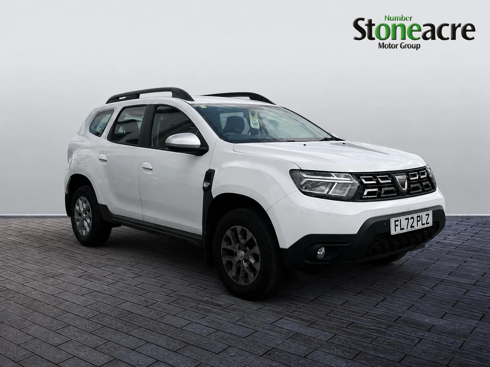 Dacia Duster listing photo