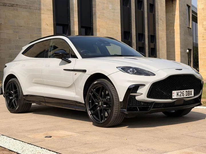 Aston Martin DBX Aston Martin DBX