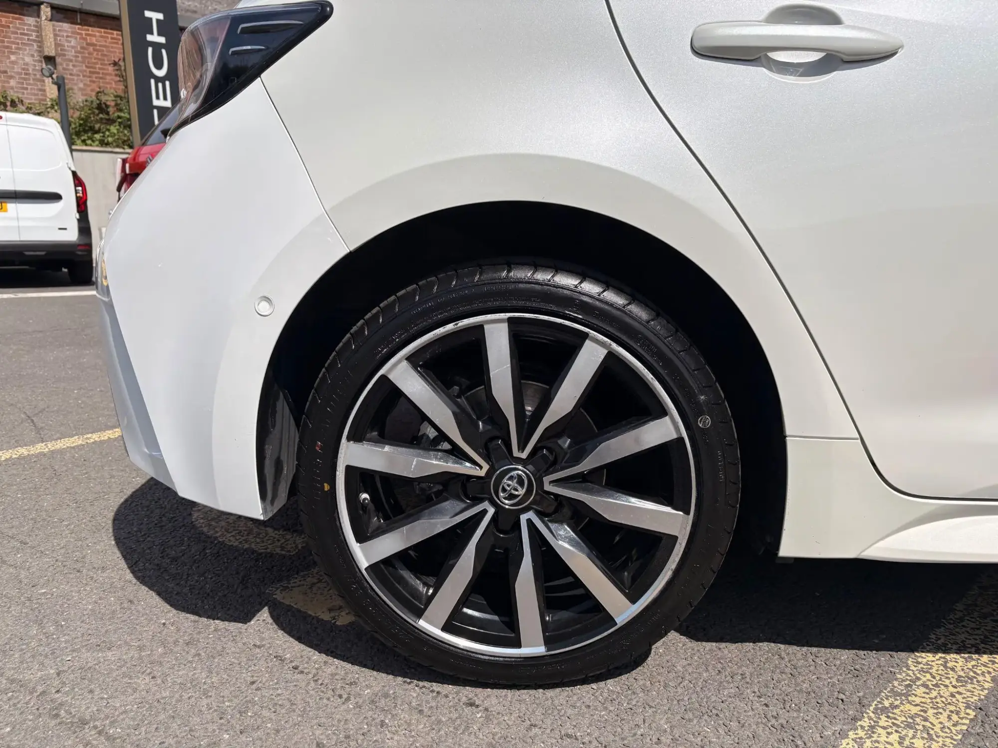 Toyota Corolla Hatchback Image 24