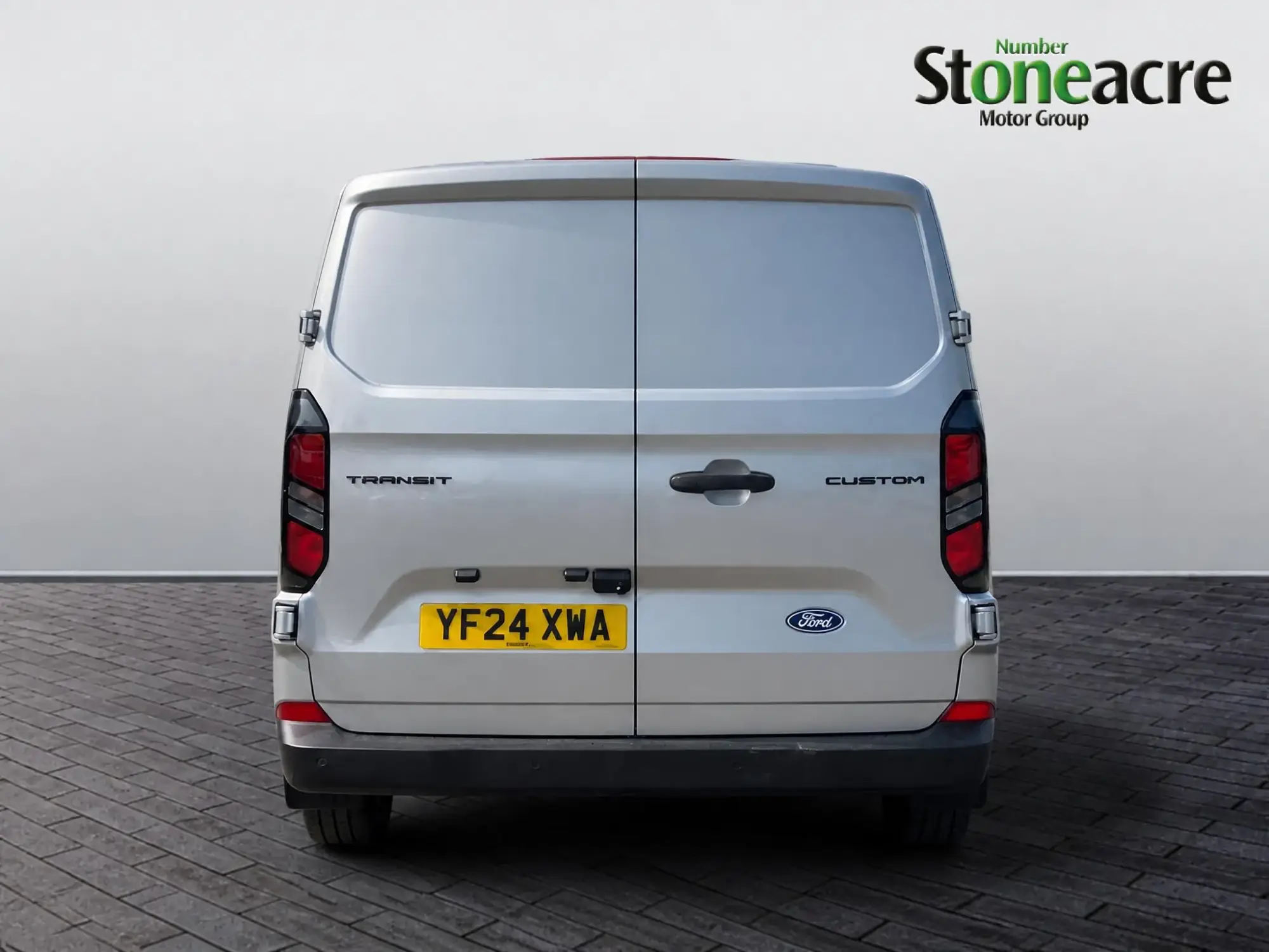 Ford Transit Custom Image 8