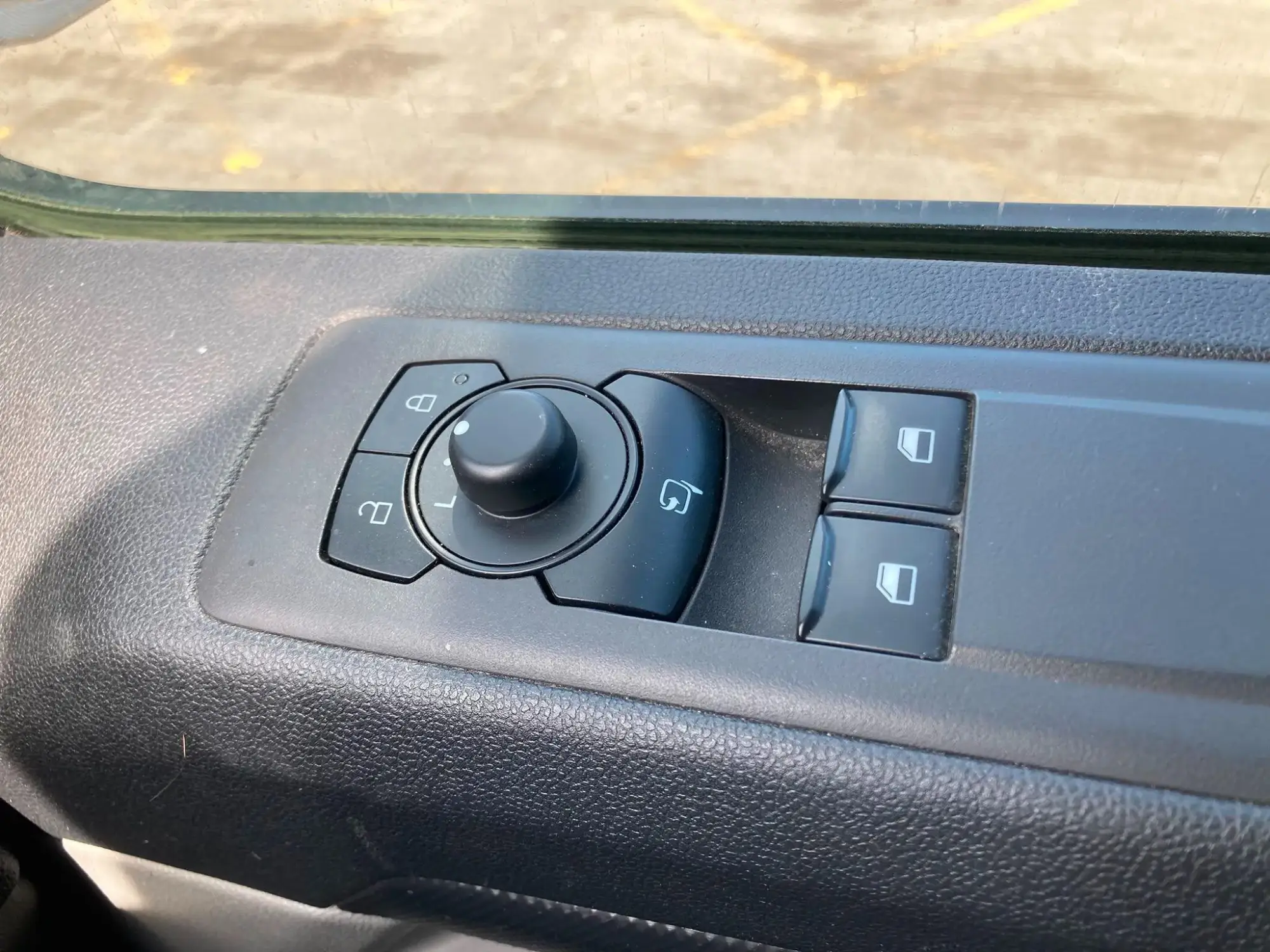Ford Transit Custom Image 13