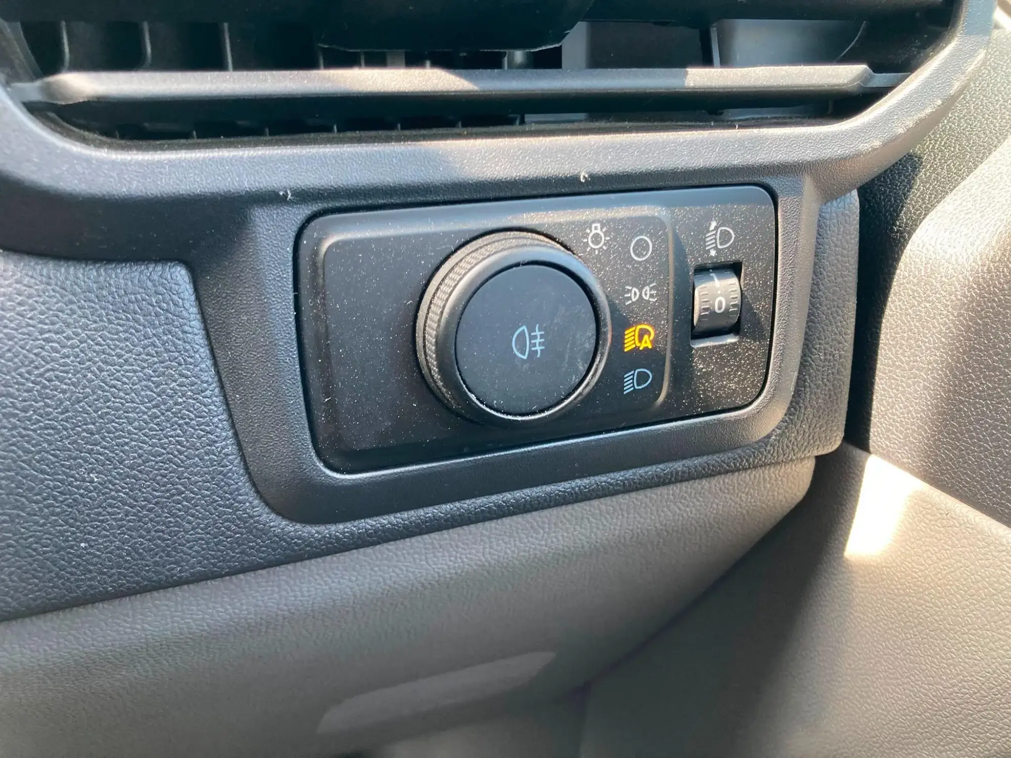 Ford Transit Custom Image 14