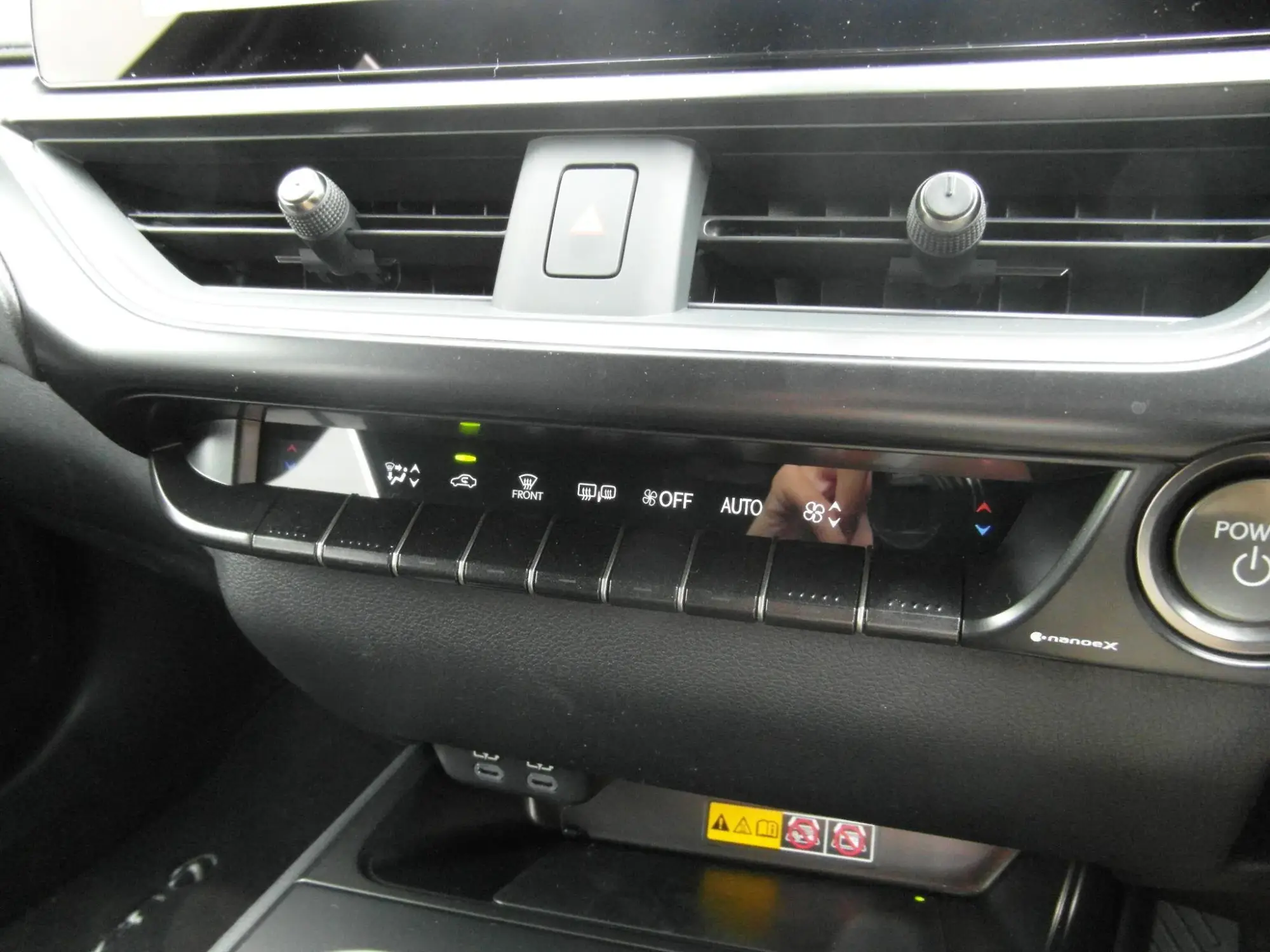 Lexus UX Self-Charging Hybrid Image 9 Lexus UX Self-Charging Hybrid Image 9