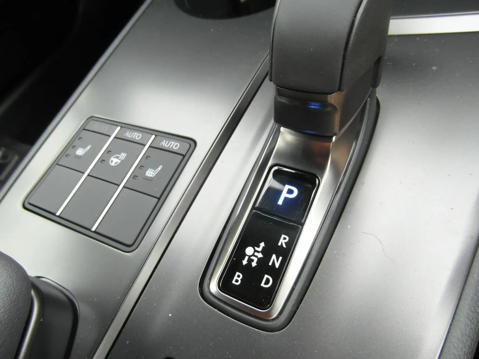 Lexus UX Self-Charging Hybrid Image 10 Lexus UX Self-Charging Hybrid Image 10