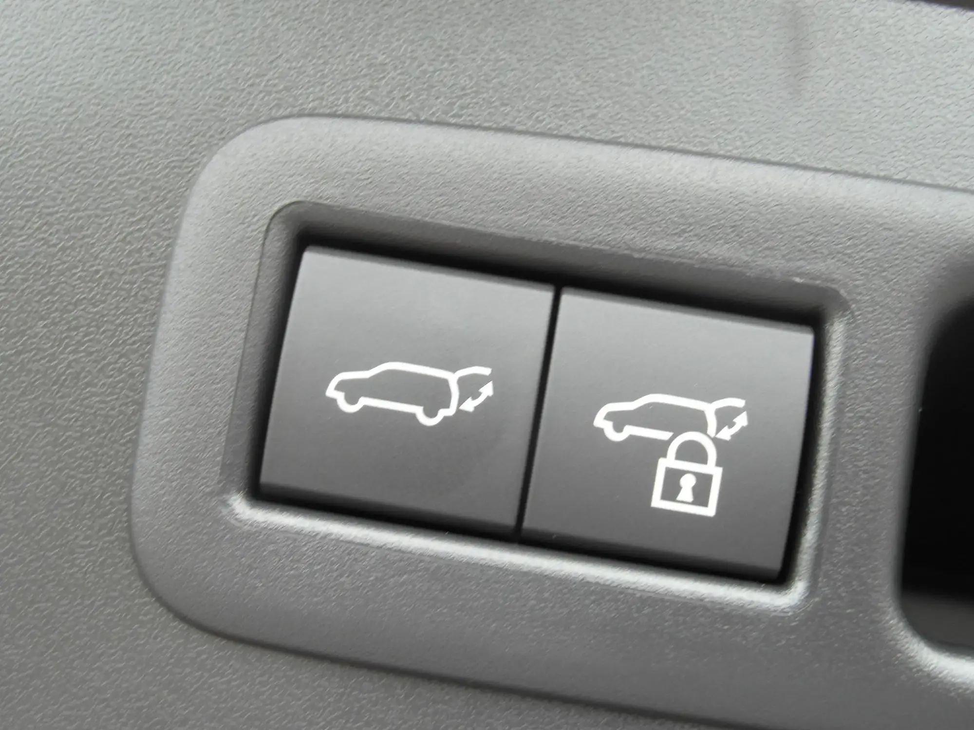 Lexus UX Self-Charging Hybrid Image 12 Lexus UX Self-Charging Hybrid Image 12