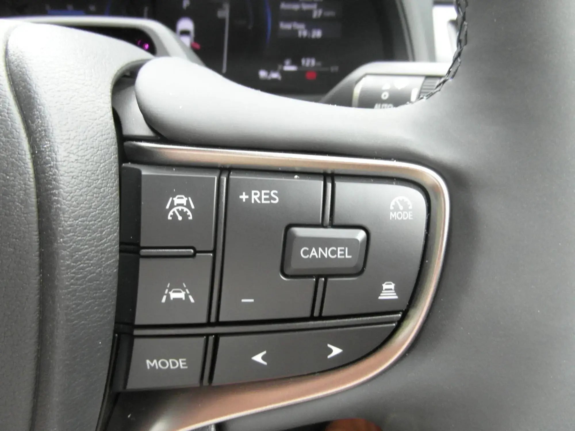 Lexus UX Self-Charging Hybrid Image 16 Lexus UX Self-Charging Hybrid Image 16