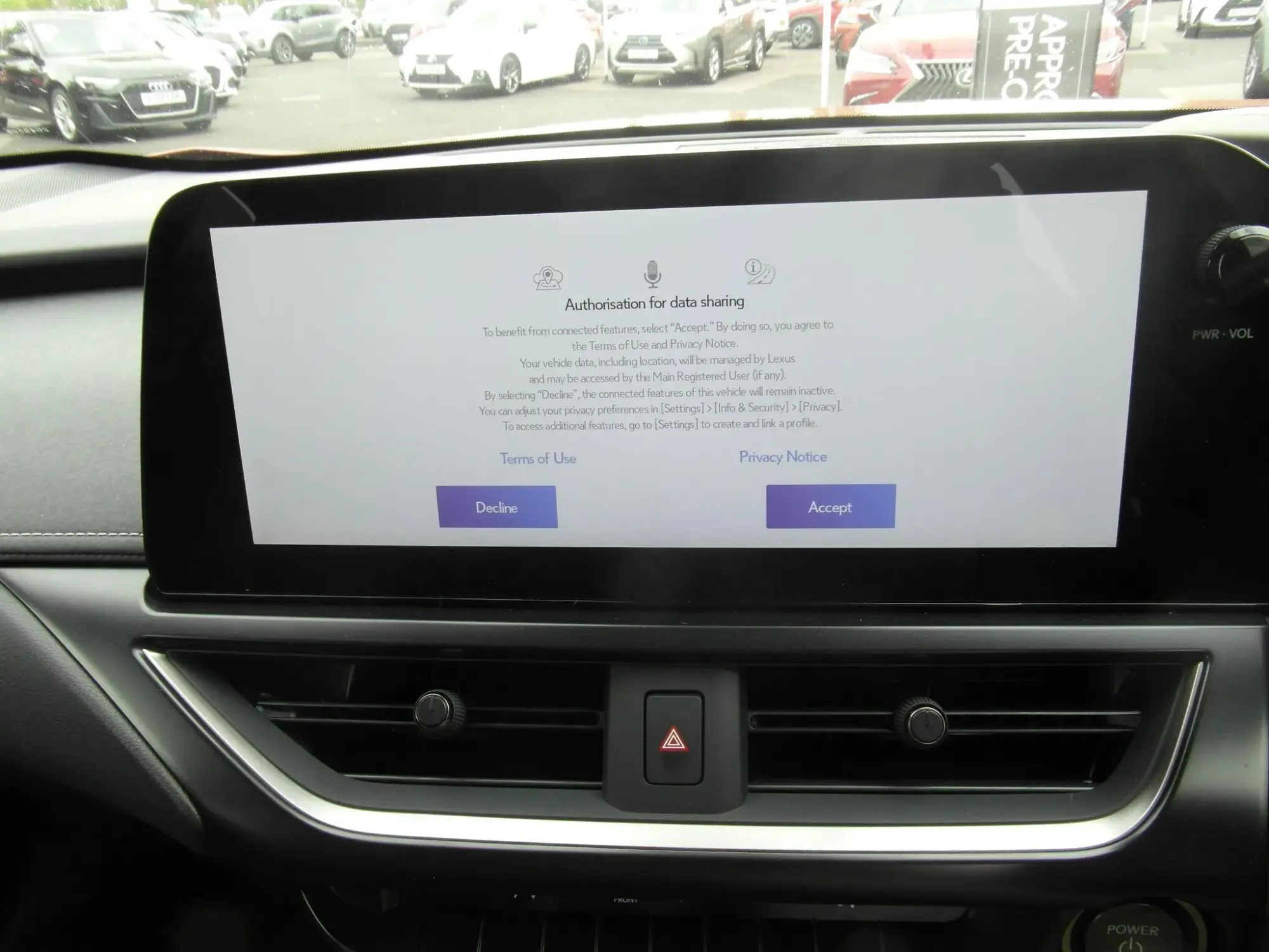 Lexus UX Self-Charging Hybrid Image 21 Lexus UX Self-Charging Hybrid Image 21