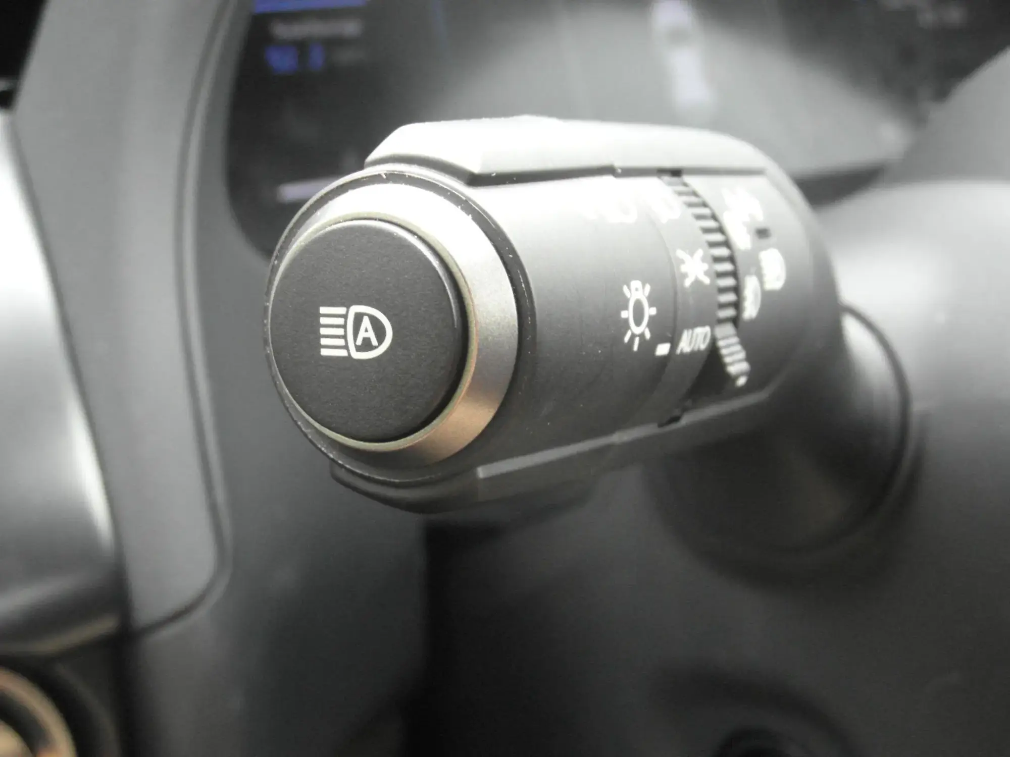 Lexus UX Self-Charging Hybrid Image 15 Lexus UX Self-Charging Hybrid Image 15