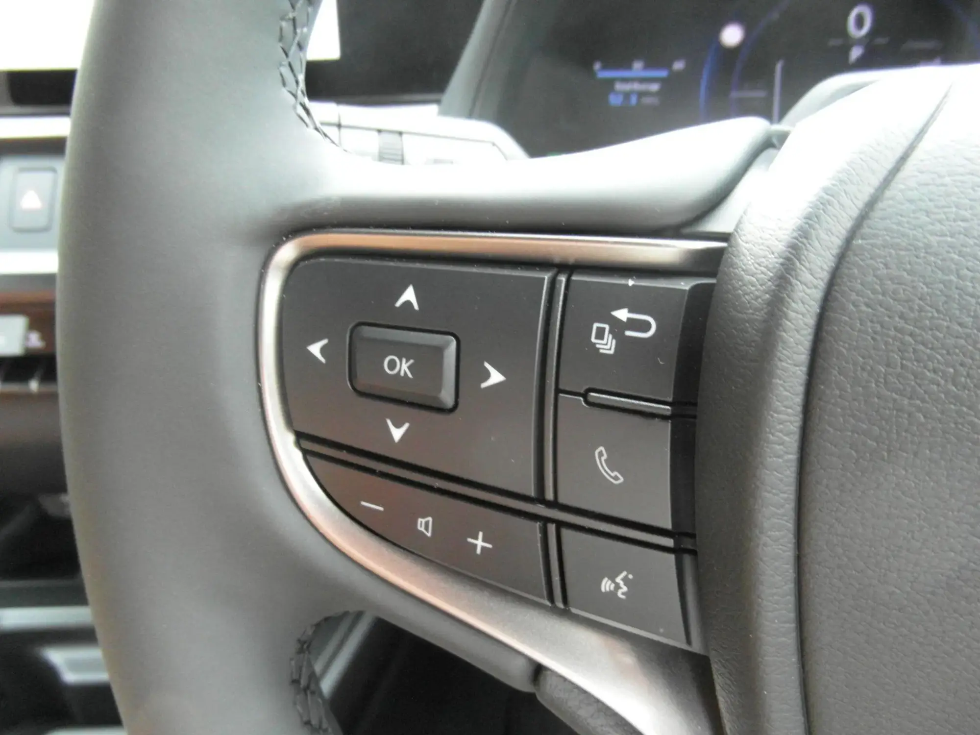 Lexus UX Self-Charging Hybrid Image 23 Lexus UX Self-Charging Hybrid Image 23