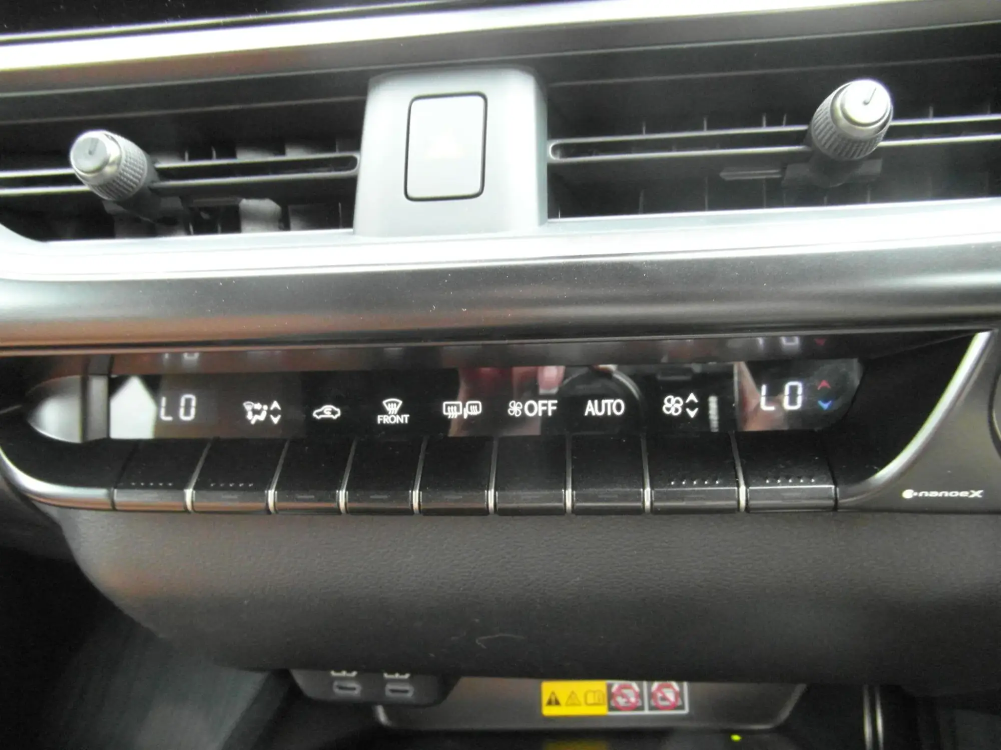 Lexus UX Self-Charging Hybrid Image 25 Lexus UX Self-Charging Hybrid Image 25