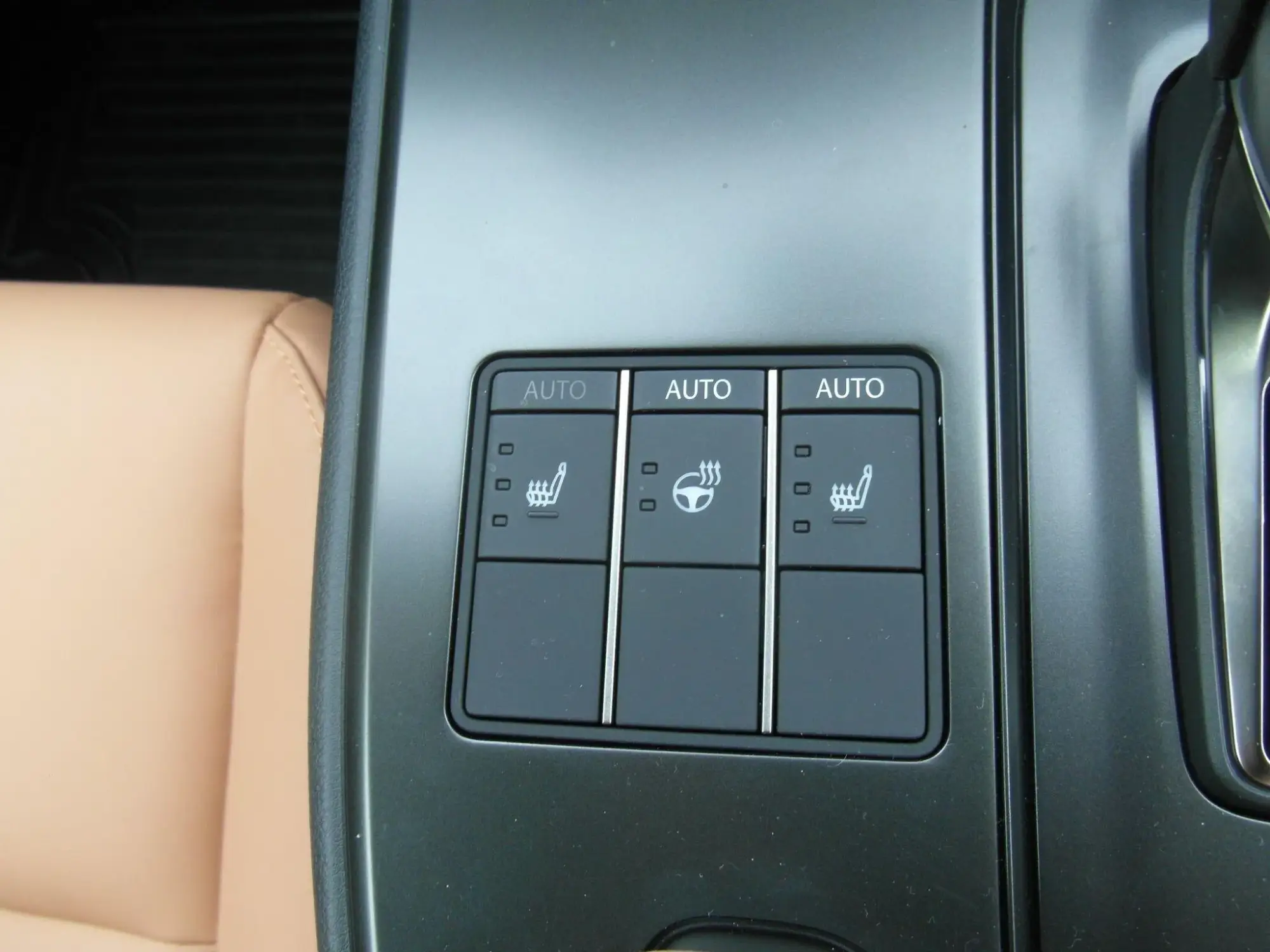 Lexus UX Self-Charging Hybrid Image 27 Lexus UX Self-Charging Hybrid Image 27